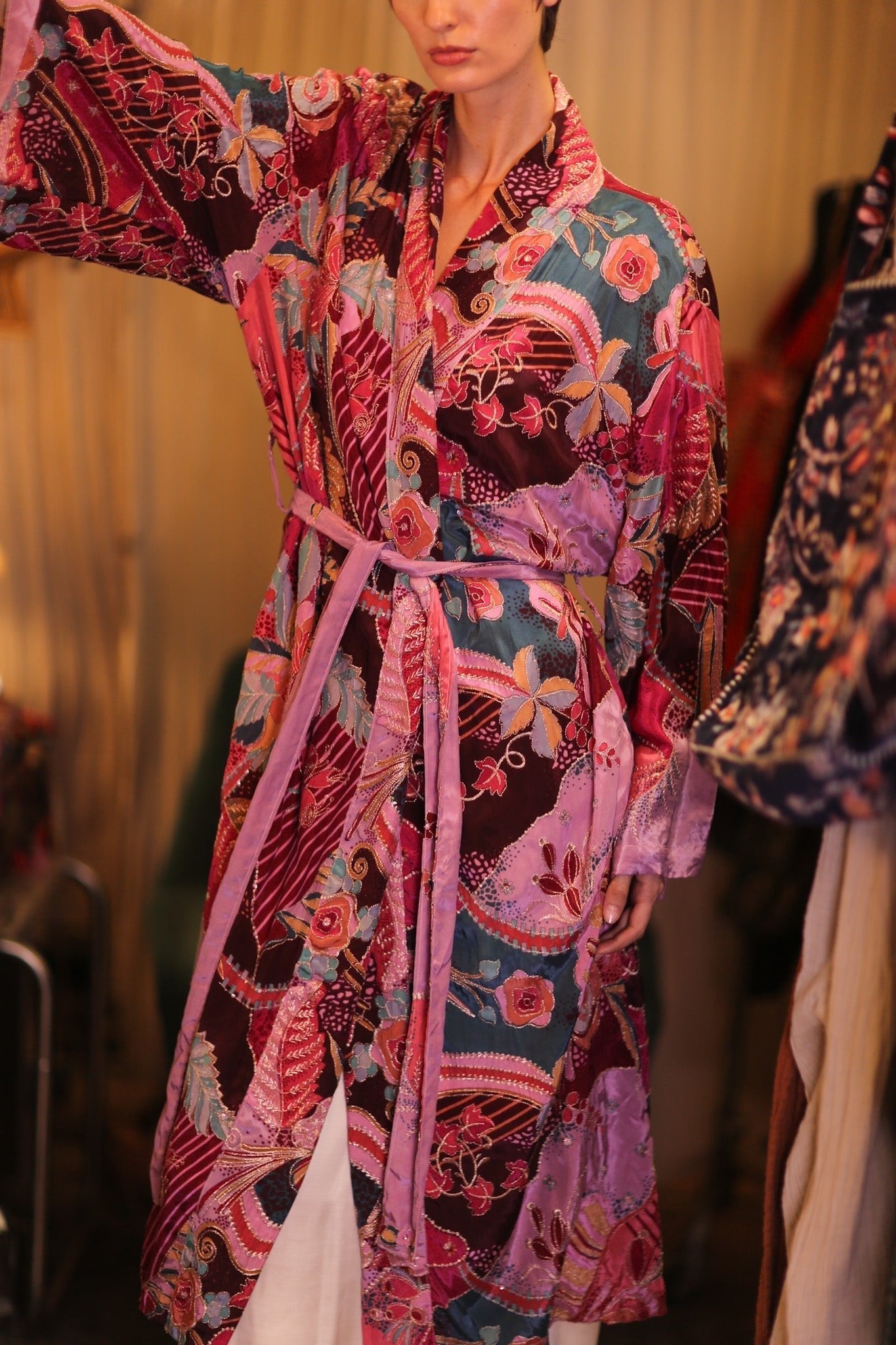 EMBROIDERED SILK LONG KIMONO FLORAL - MOMO STUDIO BERLIN - Berlin Concept Store - sustainable & ethical fashion