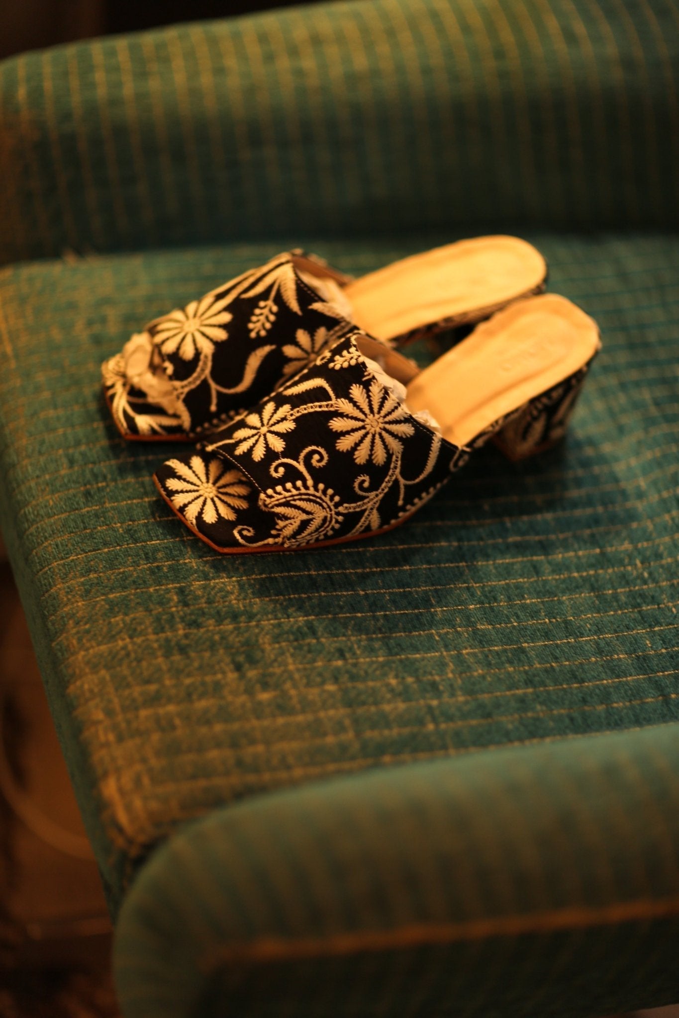 EMBROIDERED SILK MULES REEMA - MOMO STUDIO BERLIN - Berlin Concept Store - sustainable & ethical fashion