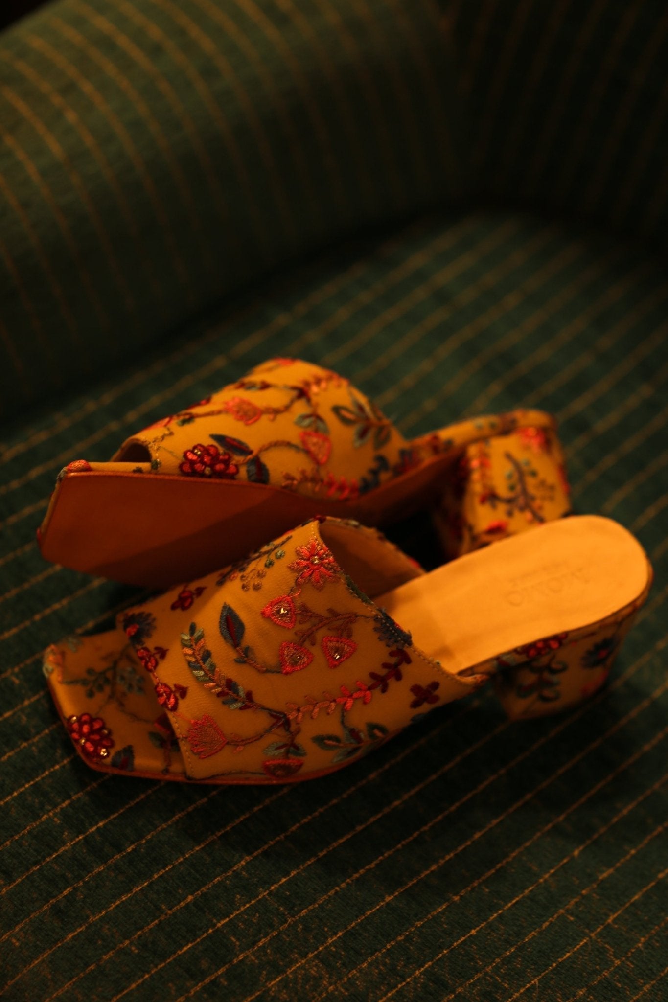 EMBROIDERED SILK MULES THANA - MOMO STUDIO BERLIN - Berlin Concept Store - sustainable & ethical fashion