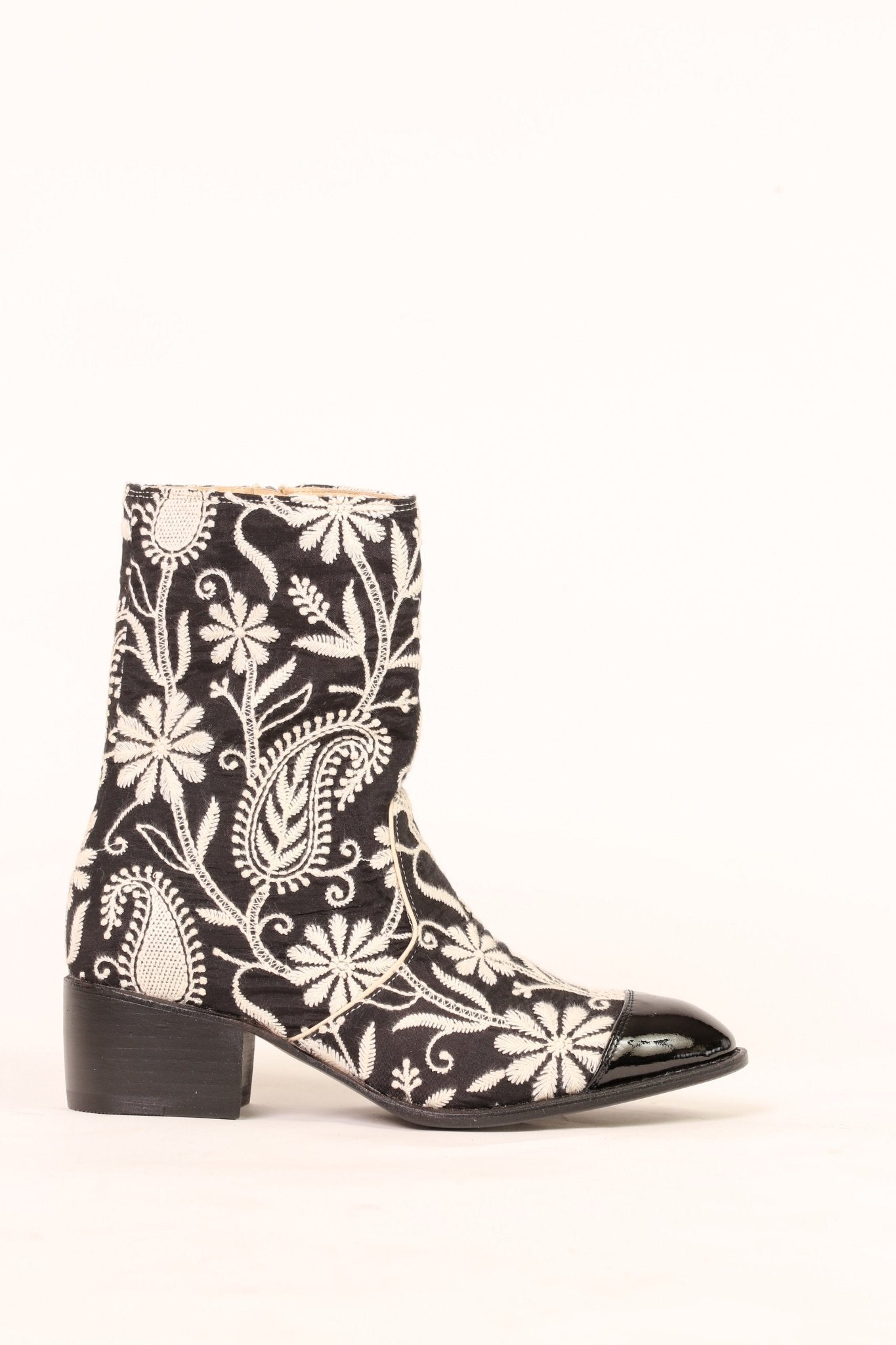 EMBROIDERED SILK PAISLEY BOOTS OWEN - MOMO STUDIO BERLIN - Berlin Concept Store - sustainable & ethical fashion