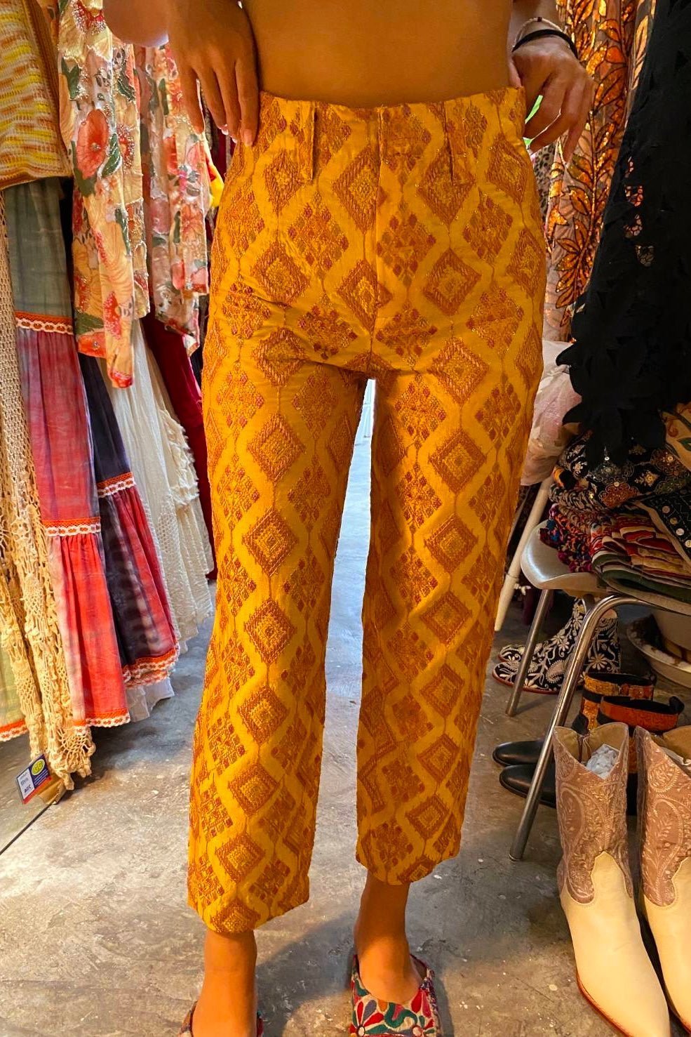 EMBROIDERED SILK PANTS QUIN - MOMO STUDIO BERLIN - Berlin Concept Store - sustainable & ethical fashion