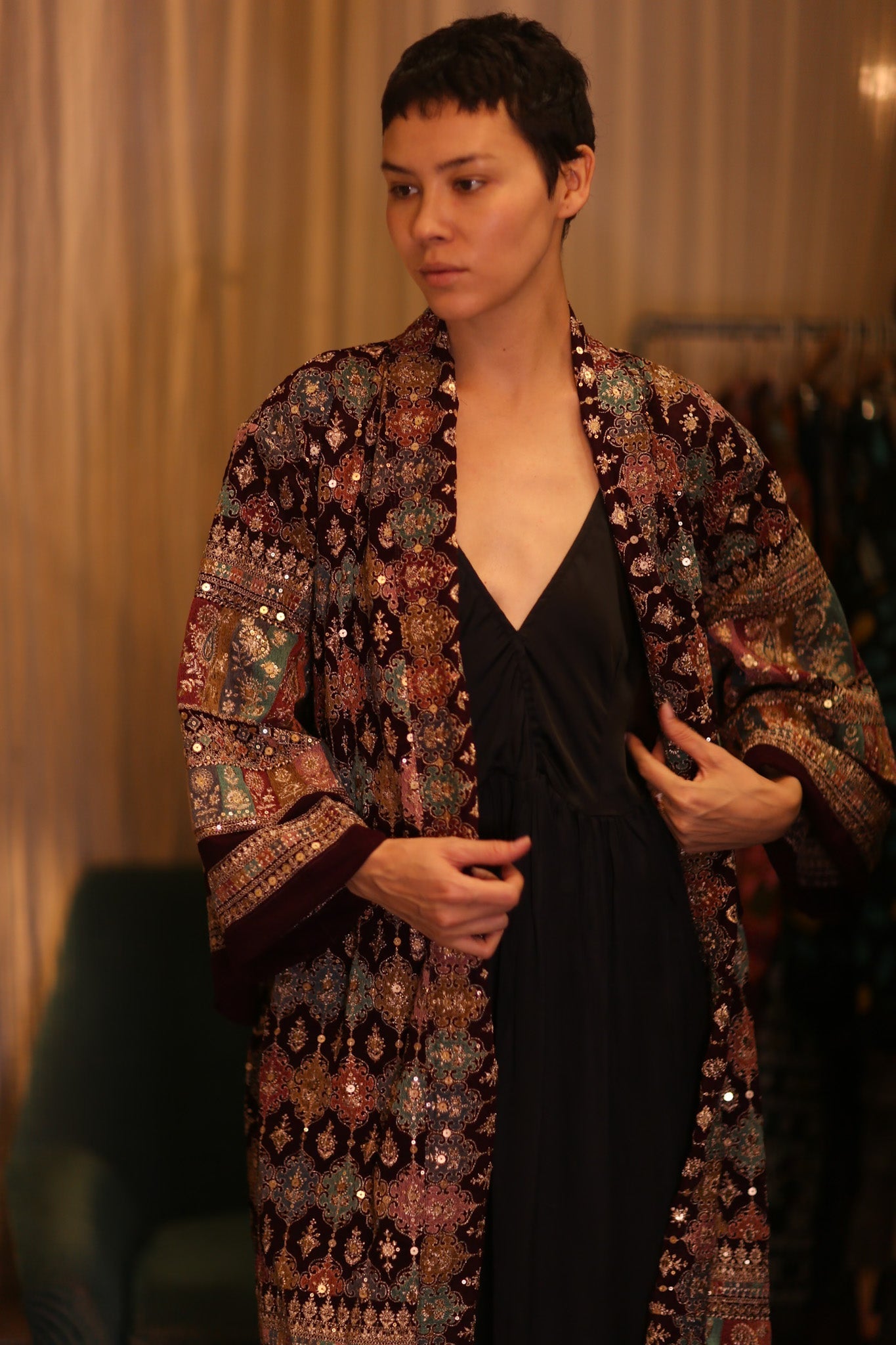 EMBROIDERED SILK RED KIMONO JORI - MOMO STUDIO BERLIN - Berlin Concept Store - sustainable & ethical fashion