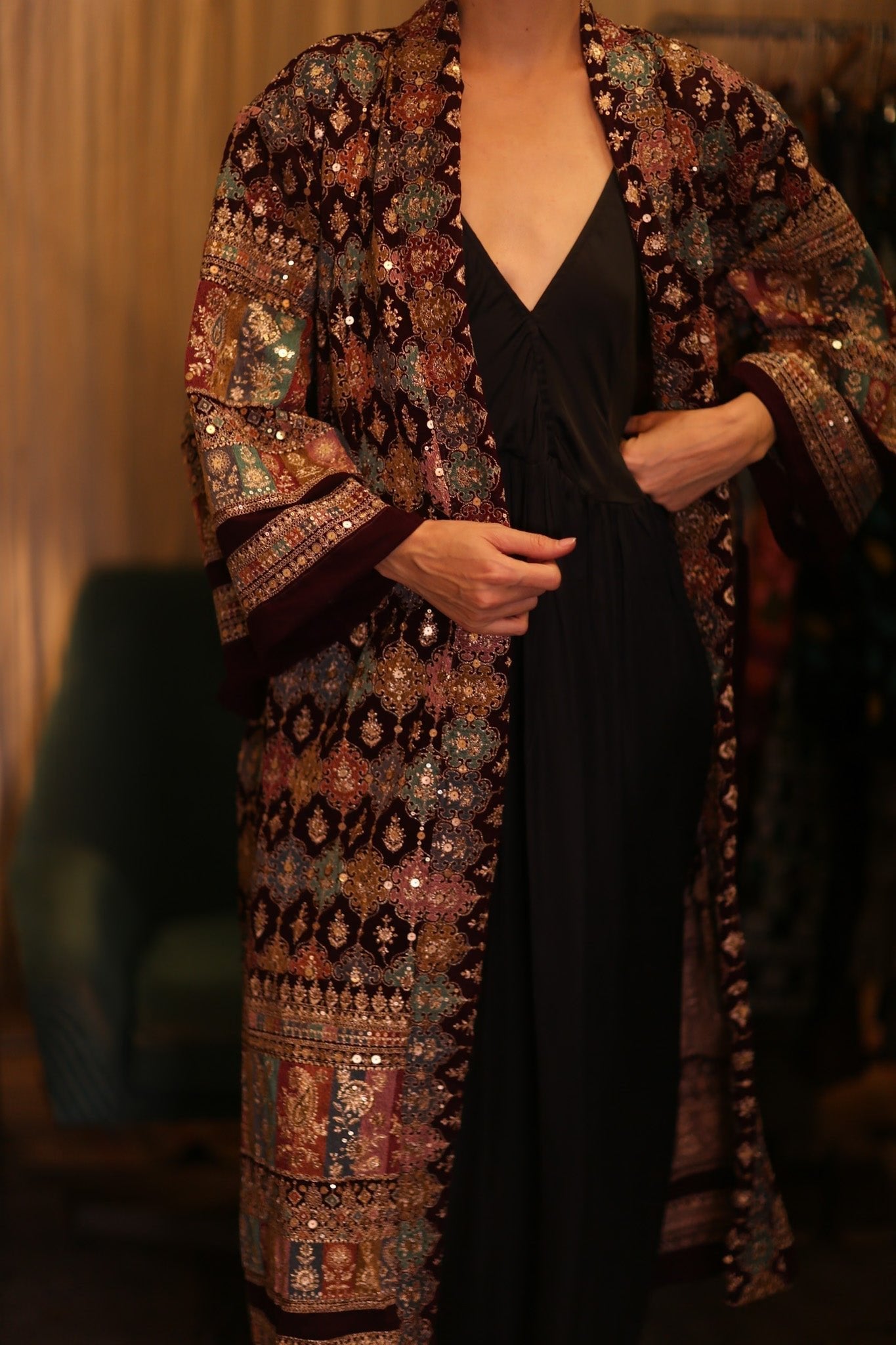 EMBROIDERED SILK RED KIMONO JORI - MOMO STUDIO BERLIN - Berlin Concept Store - sustainable & ethical fashion