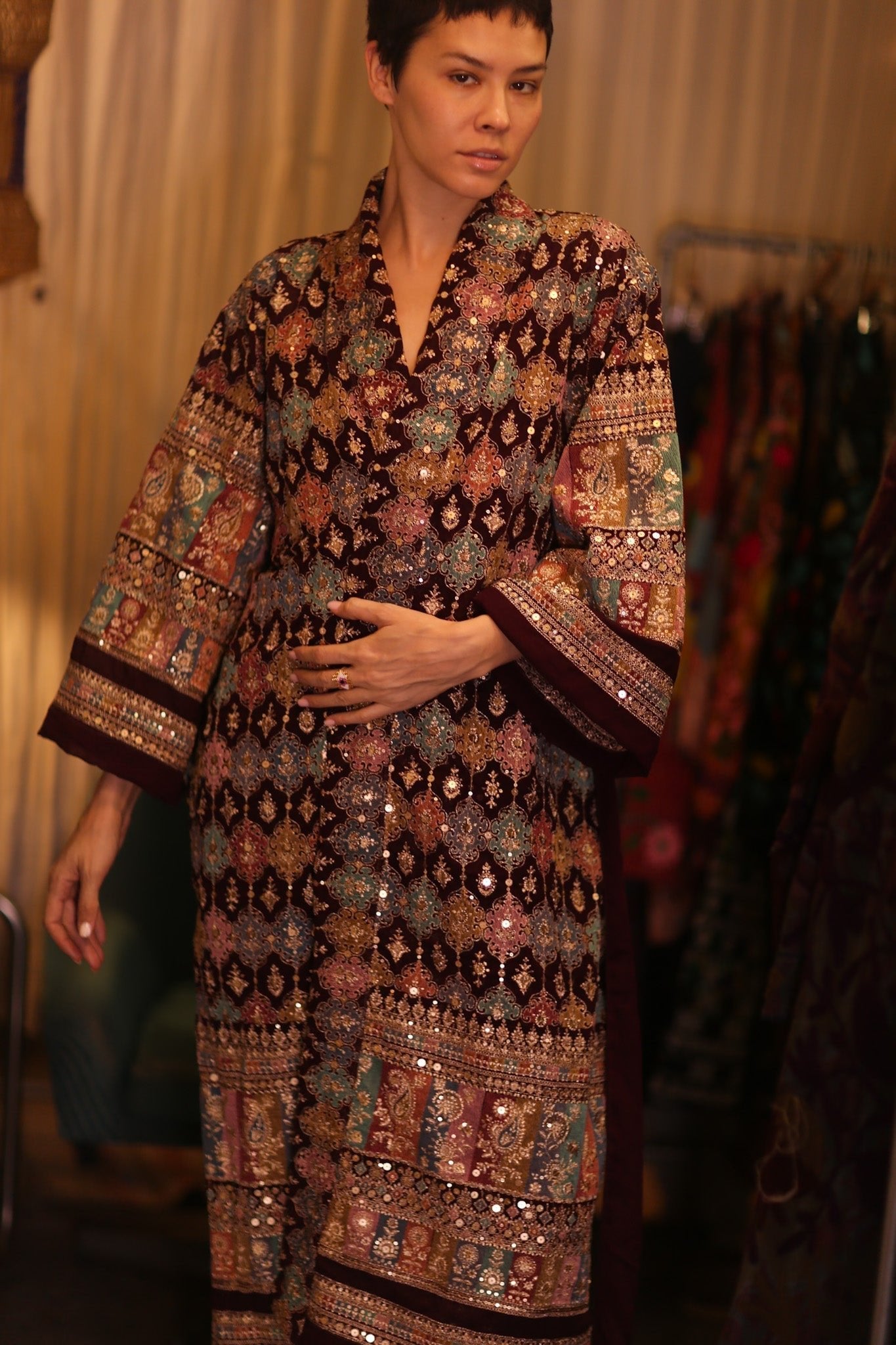 EMBROIDERED SILK RED KIMONO JORI - MOMO STUDIO BERLIN - Berlin Concept Store - sustainable & ethical fashion