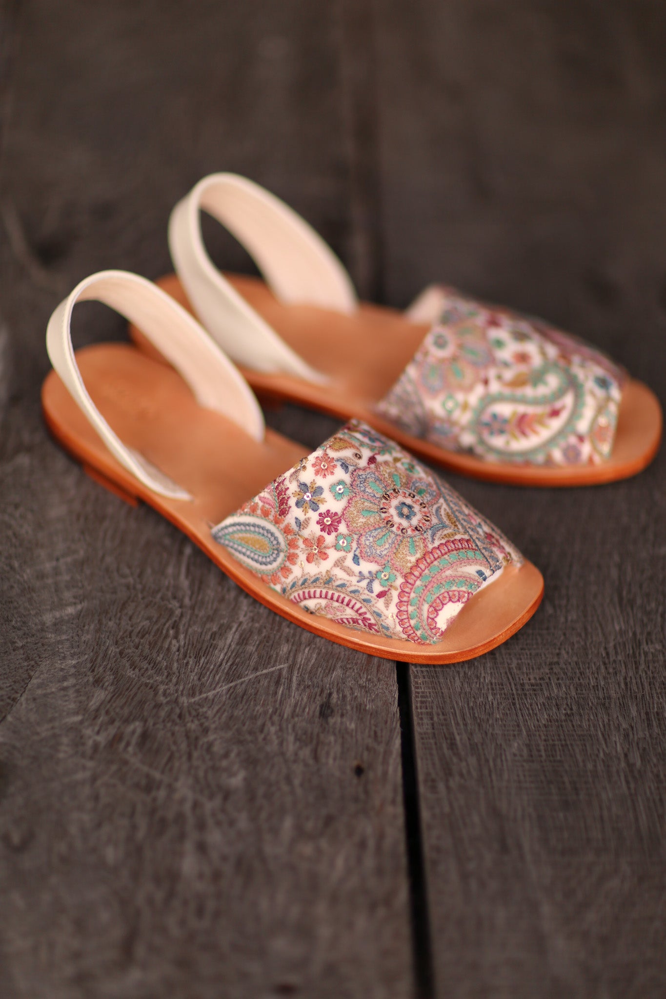 EMBROIDERED SILK SANDALS MARIE - MOMO STUDIO BERLIN - Berlin Concept Store - sustainable & ethical fashion