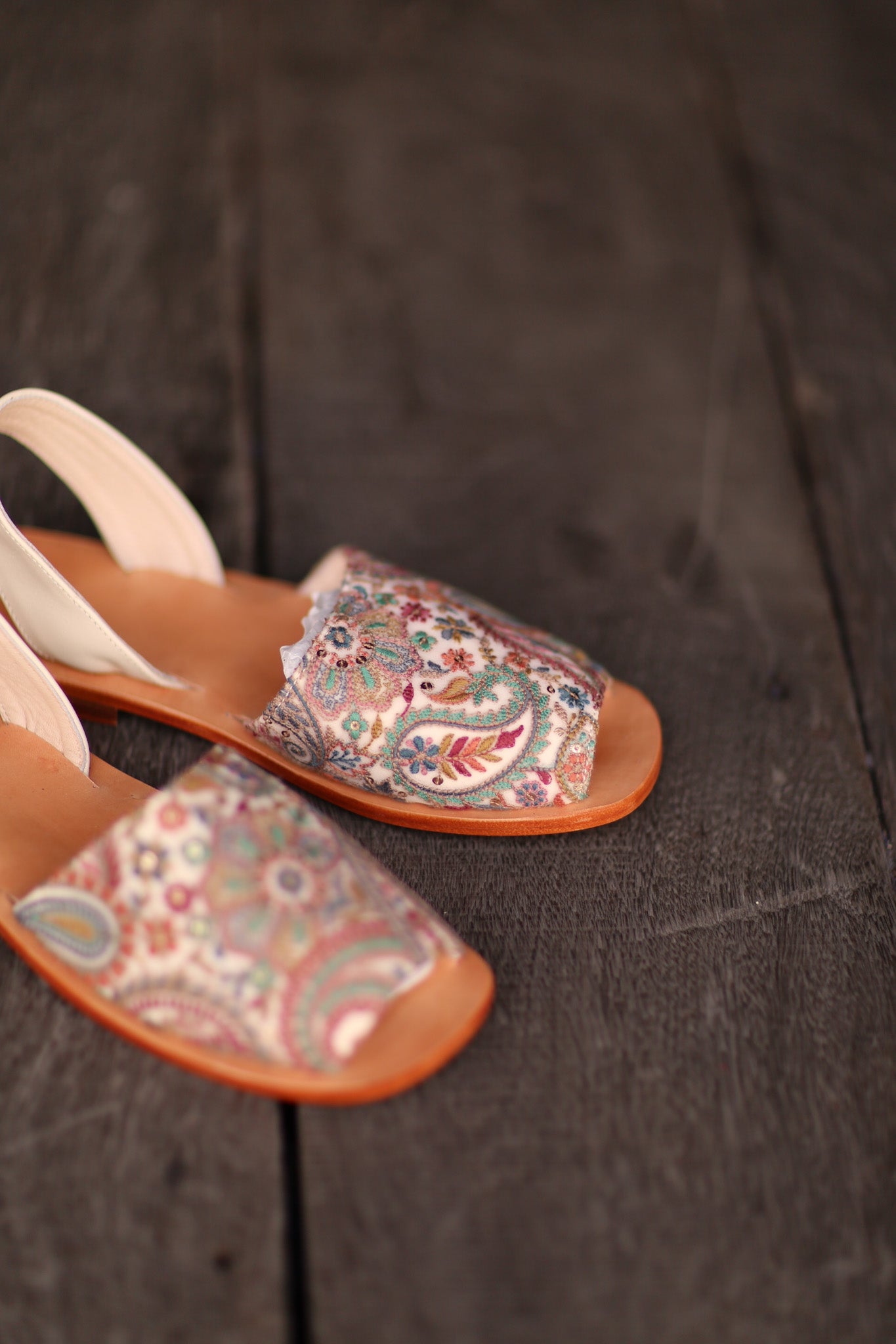 EMBROIDERED SILK SANDALS MARIE - MOMO STUDIO BERLIN - Berlin Concept Store - sustainable & ethical fashion