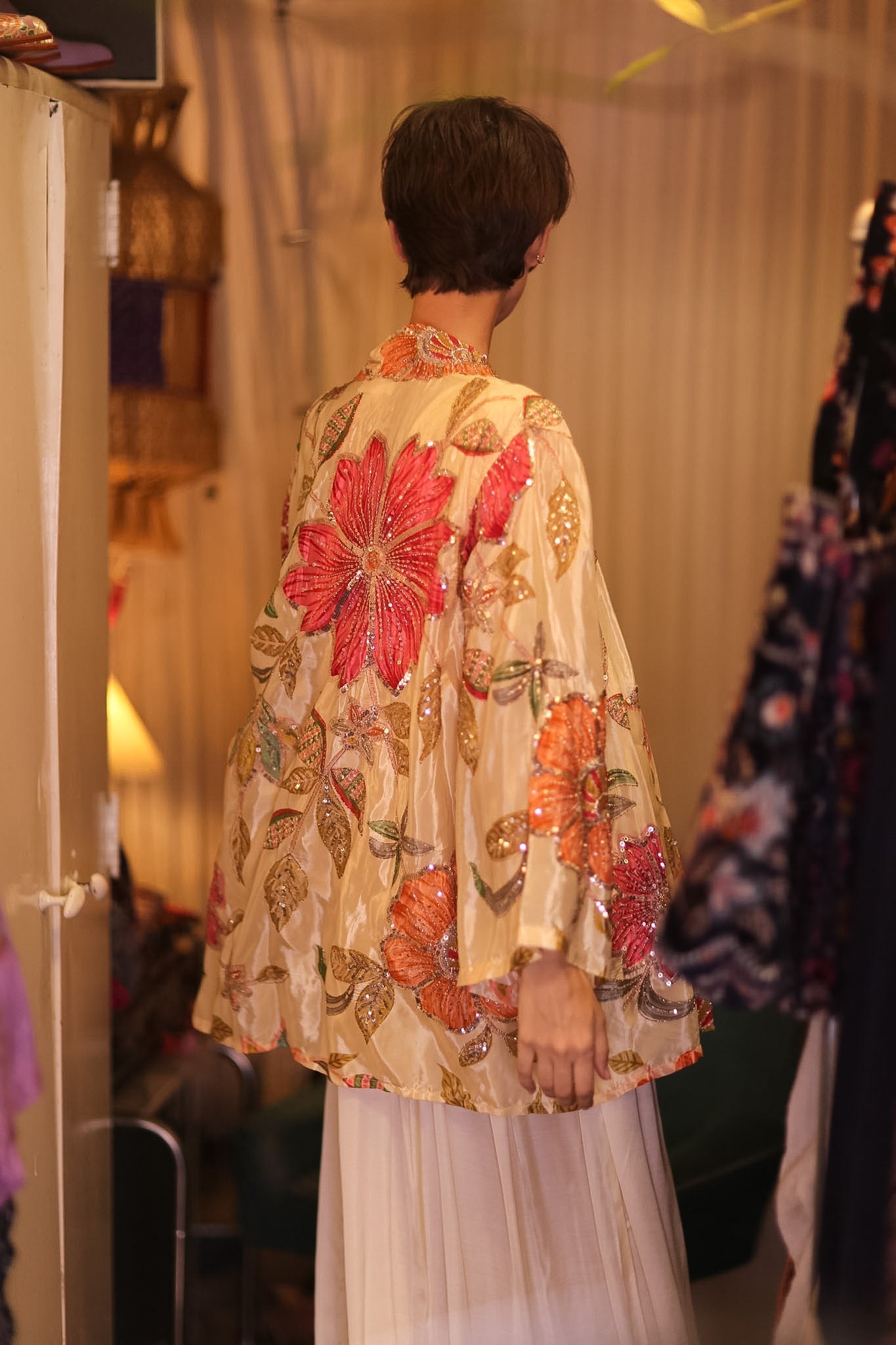 EMBROIDERED SILK SHORT KIMONO CORALINE - MOMO STUDIO BERLIN - Berlin Concept Store - sustainable & ethical fashion