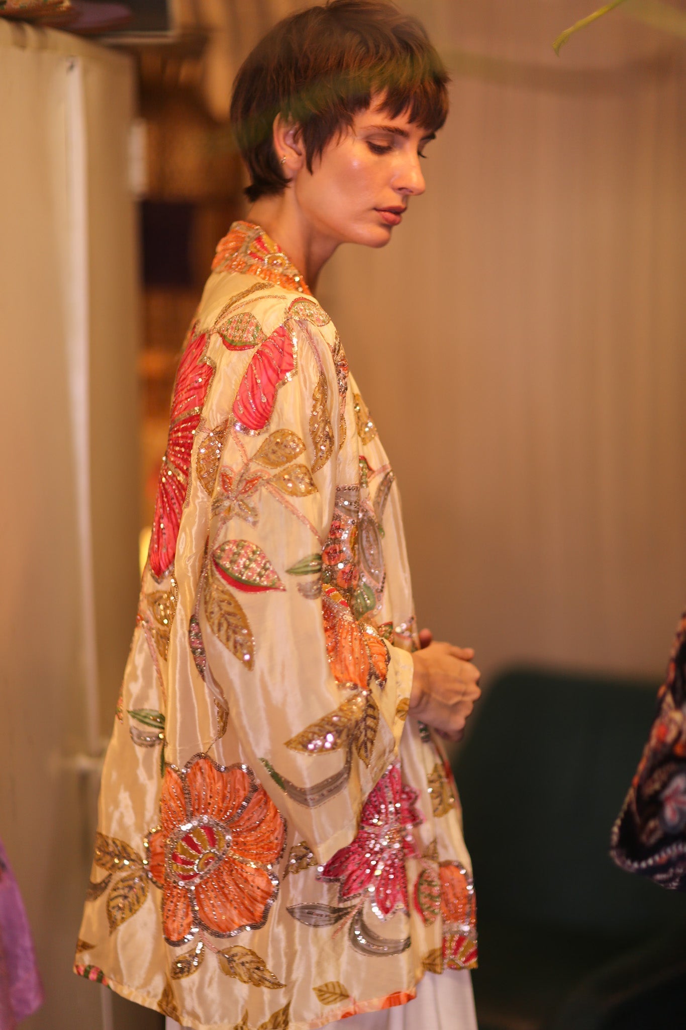 EMBROIDERED SILK SHORT KIMONO CORALINE - MOMO STUDIO BERLIN - Berlin Concept Store - sustainable & ethical fashion