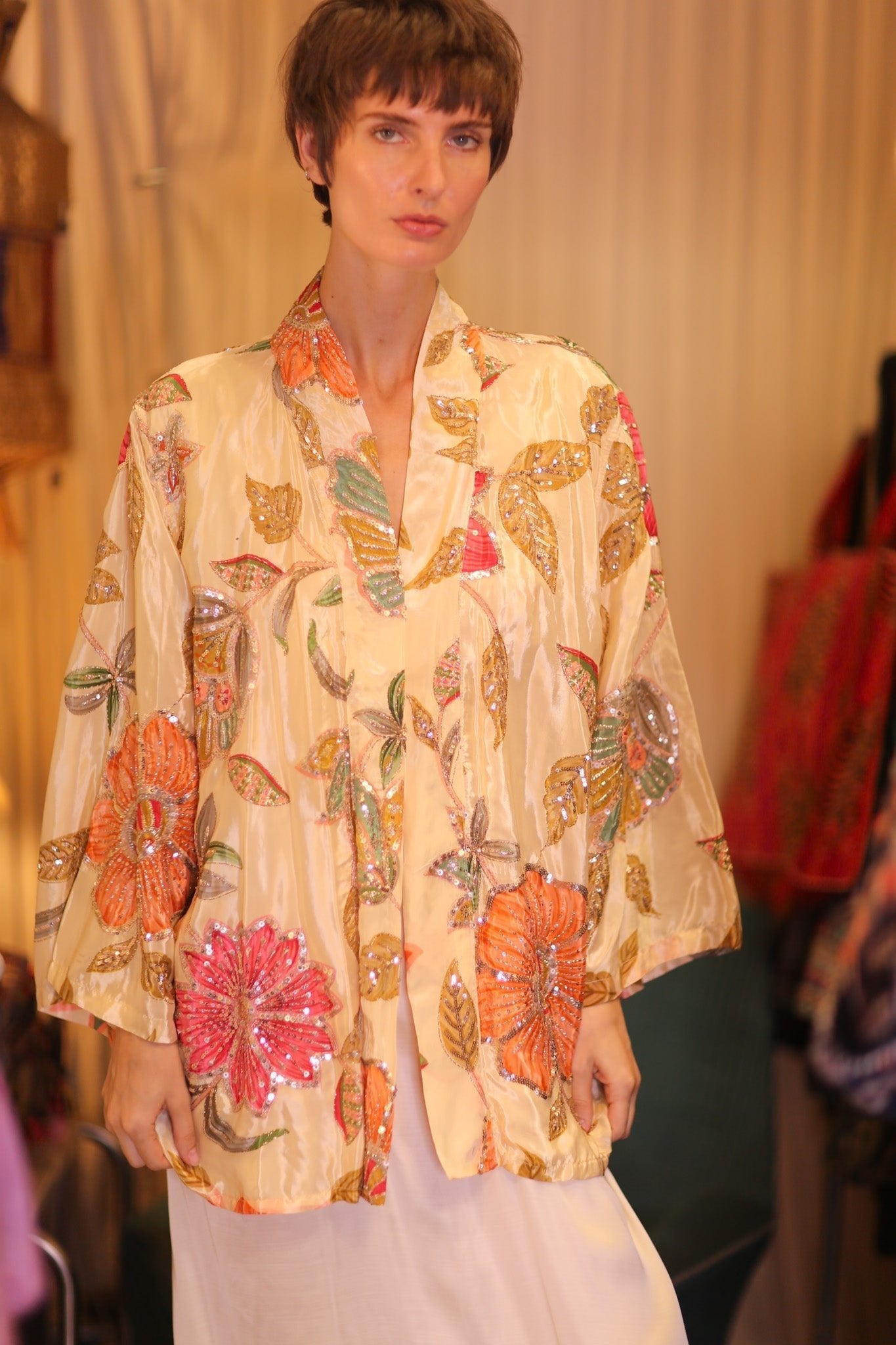 EMBROIDERED SILK SHORT KIMONO CORALINE - MOMO STUDIO BERLIN - Berlin Concept Store - sustainable & ethical fashion