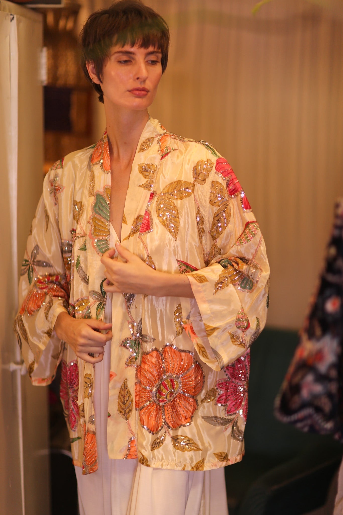 EMBROIDERED SILK SHORT KIMONO CORALINE - MOMO STUDIO BERLIN - Berlin Concept Store - sustainable & ethical fashion