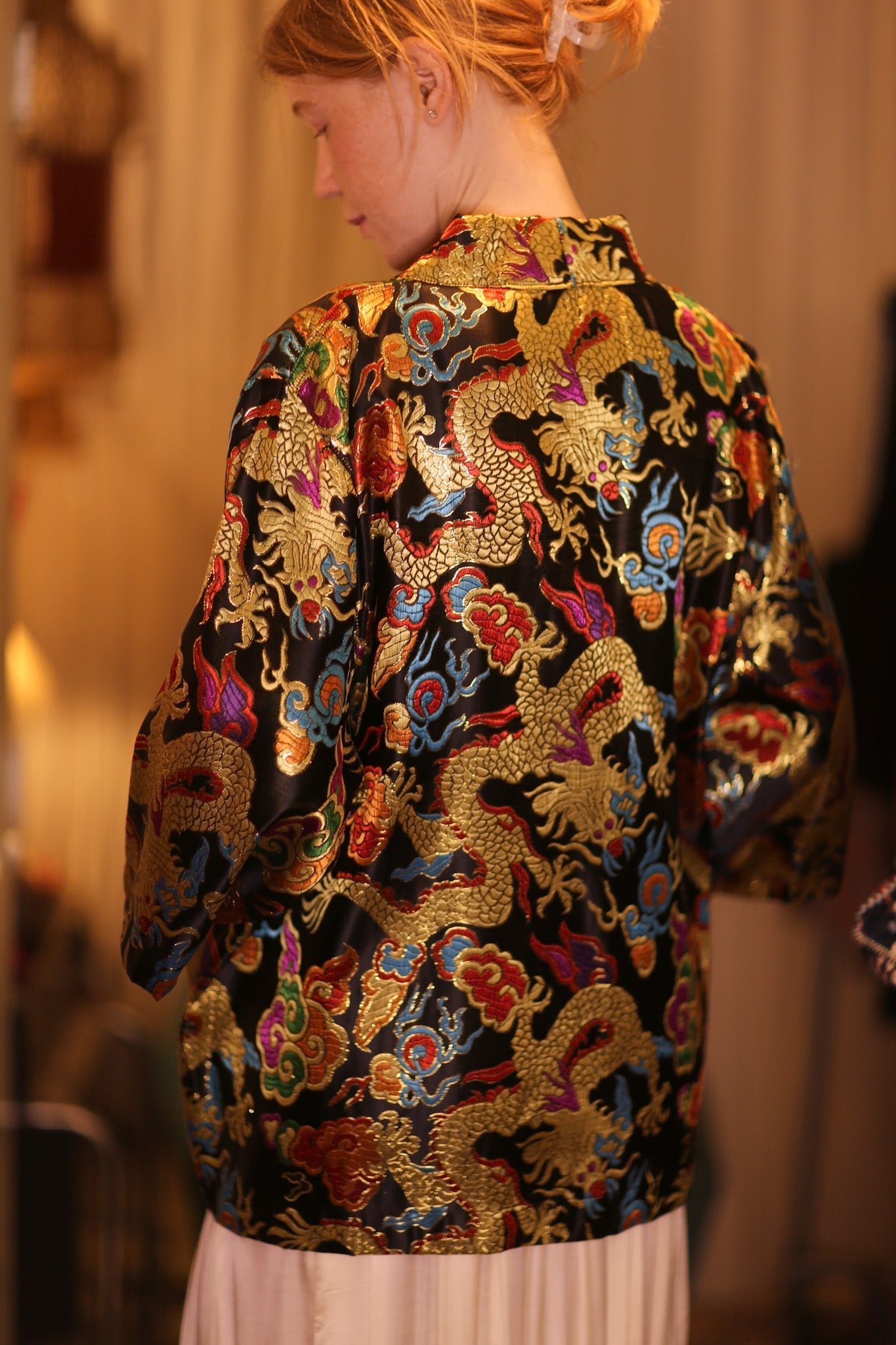 EMBROIDERED SILK SHORT KIMONO JĪNLÓNG - MOMO STUDIO BERLIN - Berlin Concept Store - sustainable & ethical fashion