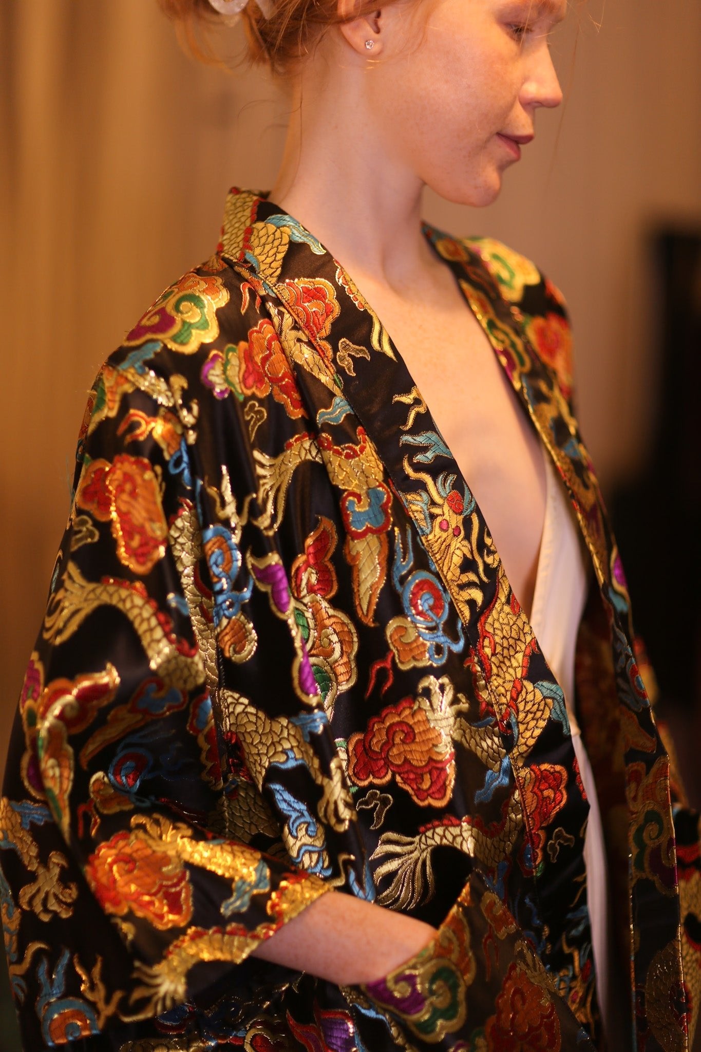 EMBROIDERED SILK SHORT KIMONO JĪNLÓNG - MOMO STUDIO BERLIN - Berlin Concept Store - sustainable & ethical fashion
