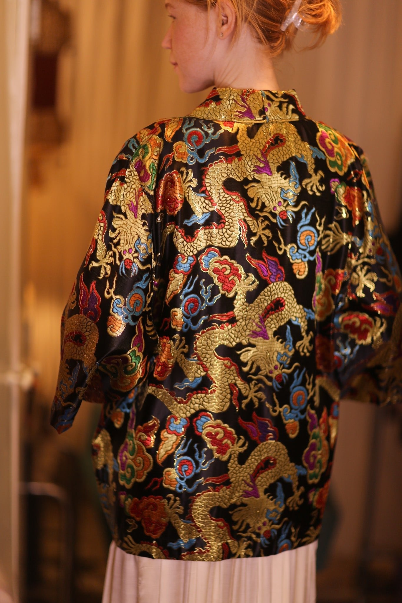 EMBROIDERED SILK SHORT KIMONO JĪNLÓNG - MOMO STUDIO BERLIN - Berlin Concept Store - sustainable & ethical fashion