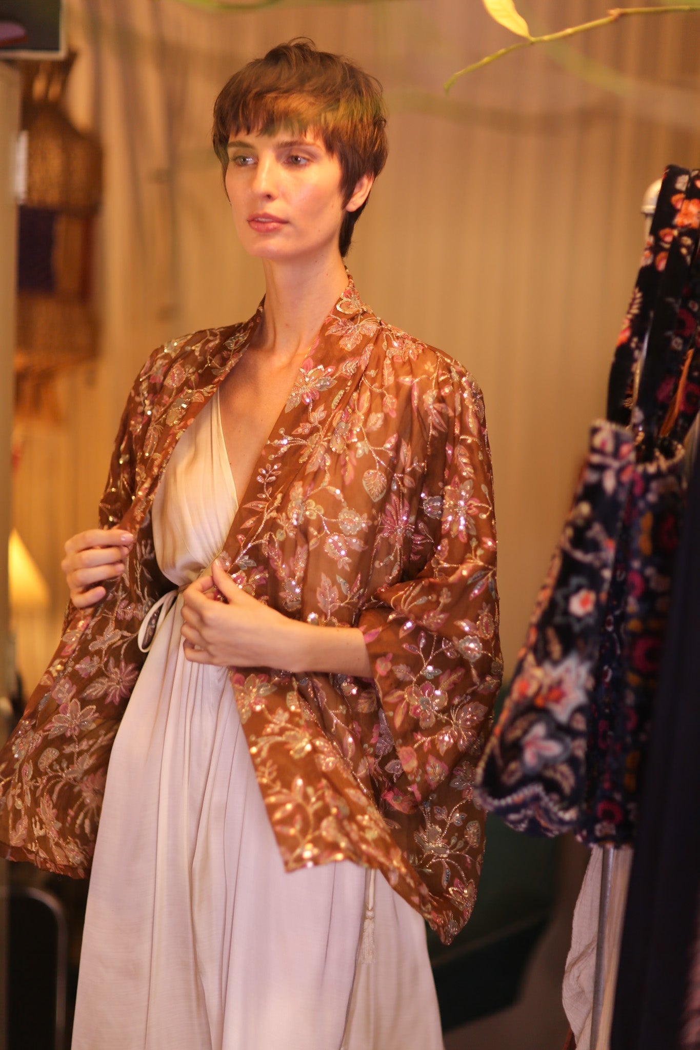 EMBROIDERED SILK SHORT KIMONO SIENNA - MOMO STUDIO BERLIN - Berlin Concept Store - sustainable & ethical fashion