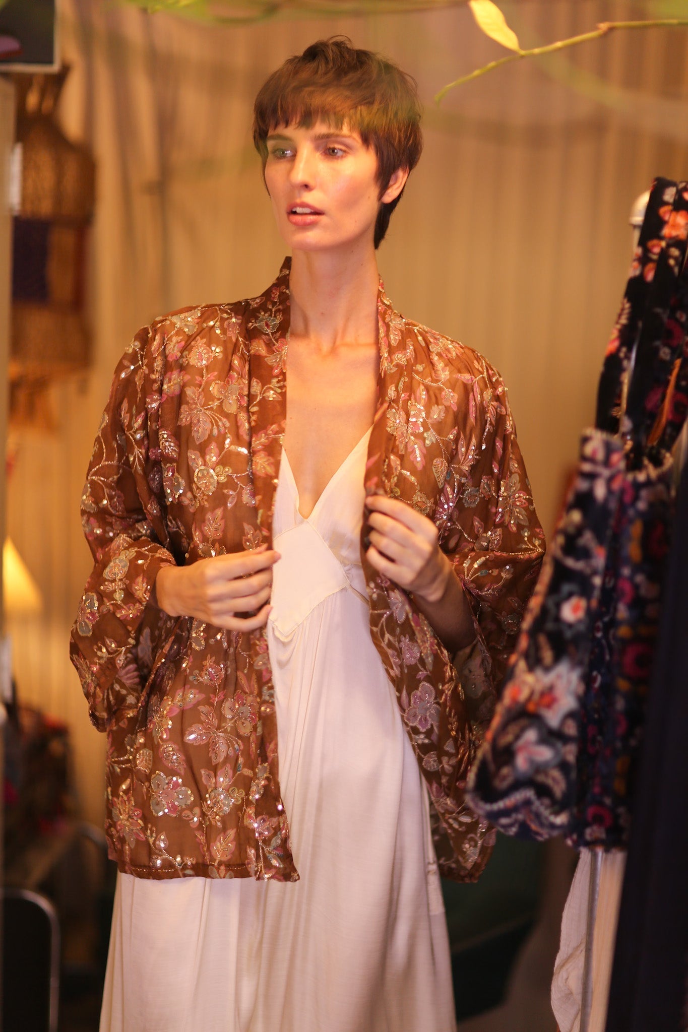 EMBROIDERED SILK SHORT KIMONO SIENNA - MOMO STUDIO BERLIN - Berlin Concept Store - sustainable & ethical fashion