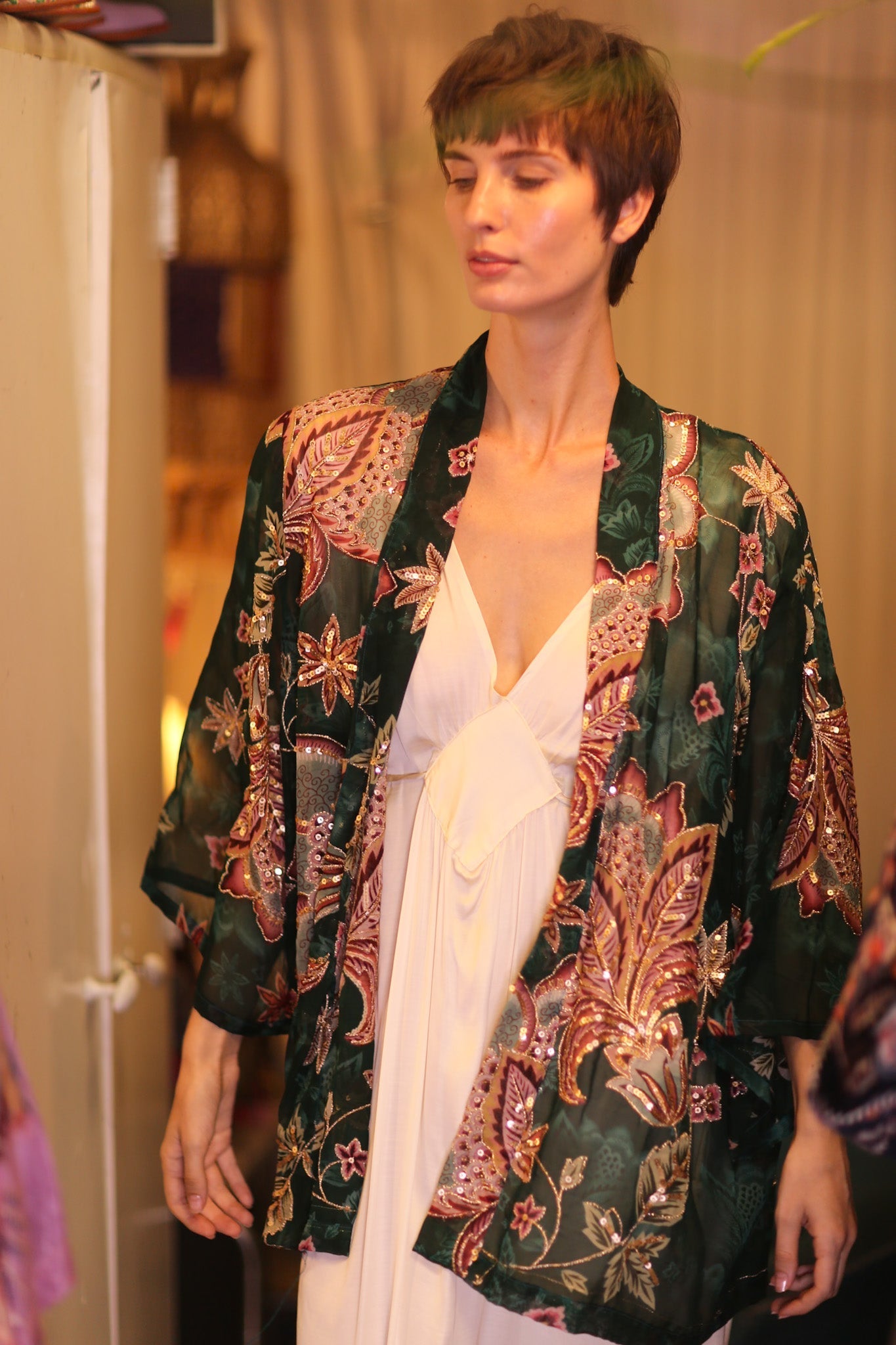 EMBROIDERED SILK SHORT KIMONO VERDELLE - MOMO STUDIO BERLIN - Berlin Concept Store - sustainable & ethical fashion