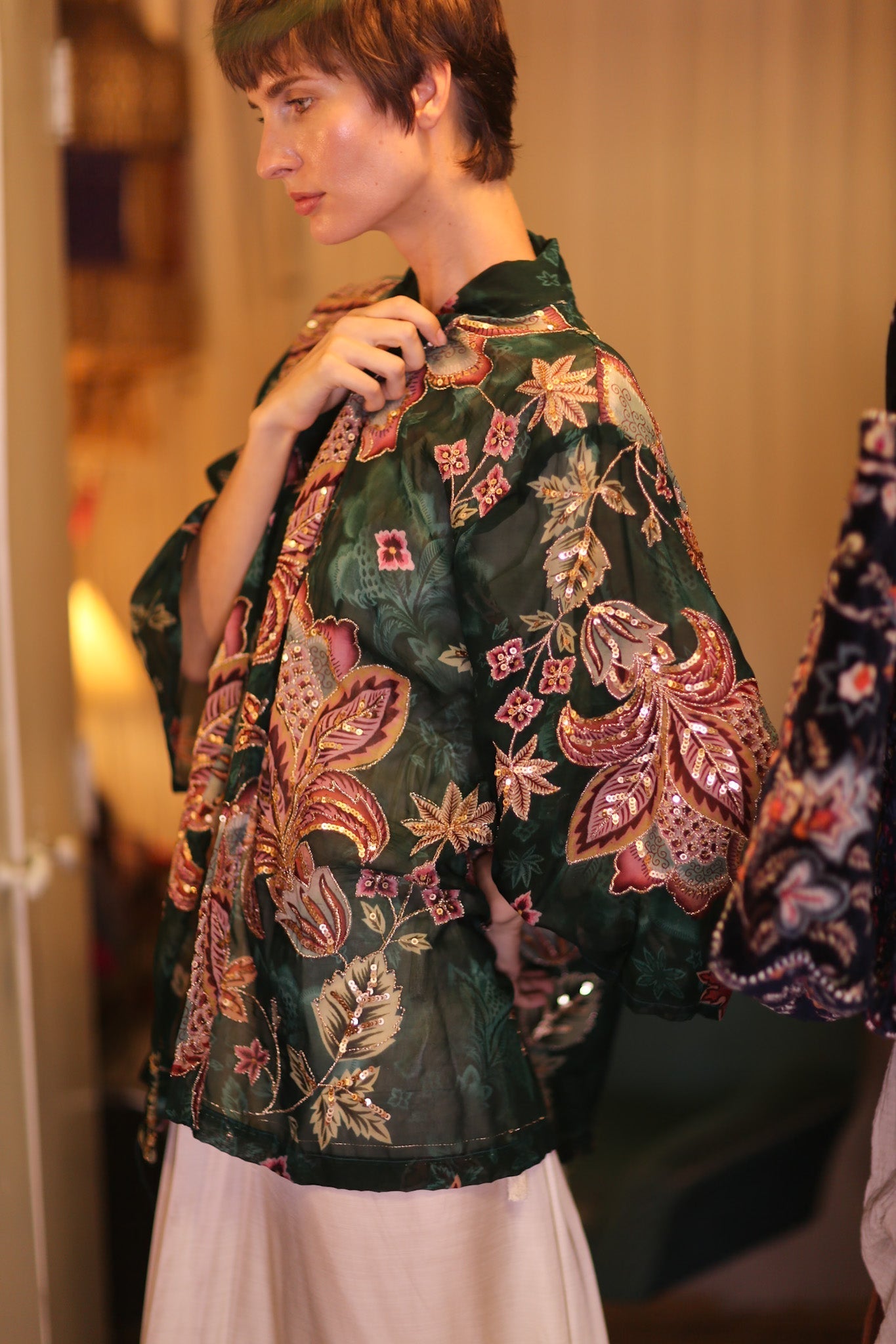 EMBROIDERED SILK SHORT KIMONO VERDELLE - MOMO STUDIO BERLIN - Berlin Concept Store - sustainable & ethical fashion