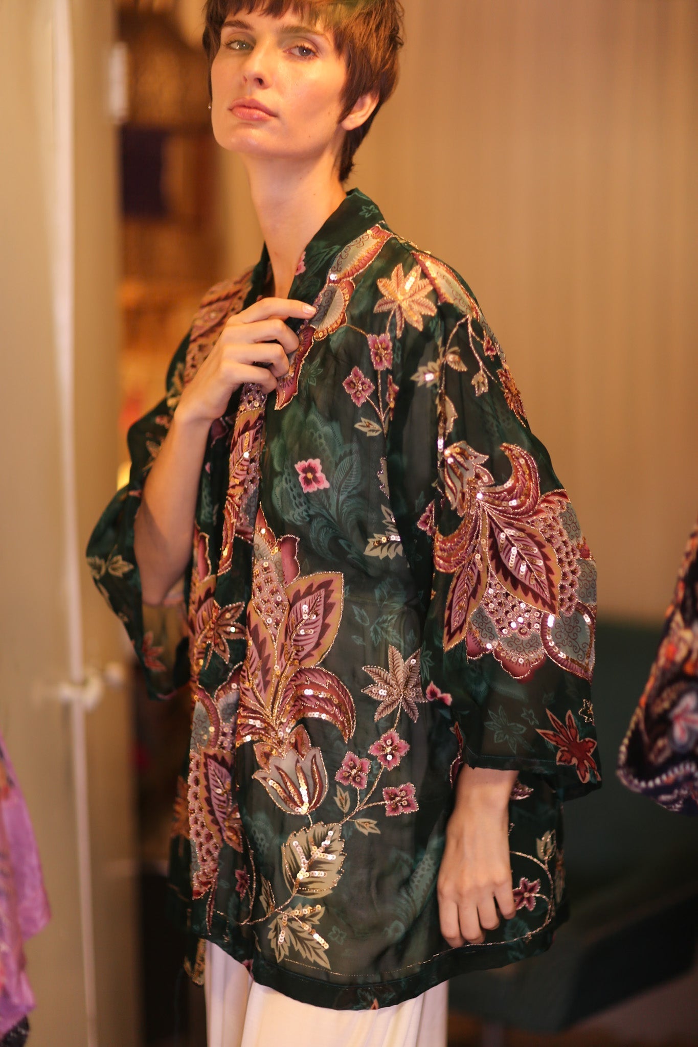 EMBROIDERED SILK SHORT KIMONO VERDELLE - MOMO STUDIO BERLIN - Berlin Concept Store - sustainable & ethical fashion