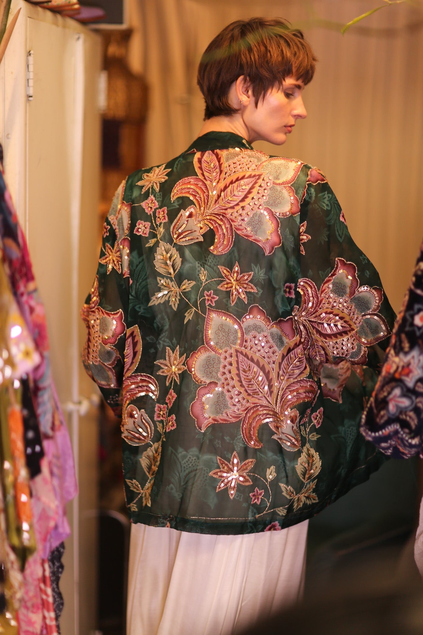 EMBROIDERED SILK SHORT KIMONO VERDELLE - MOMO STUDIO BERLIN - Berlin Concept Store - sustainable & ethical fashion