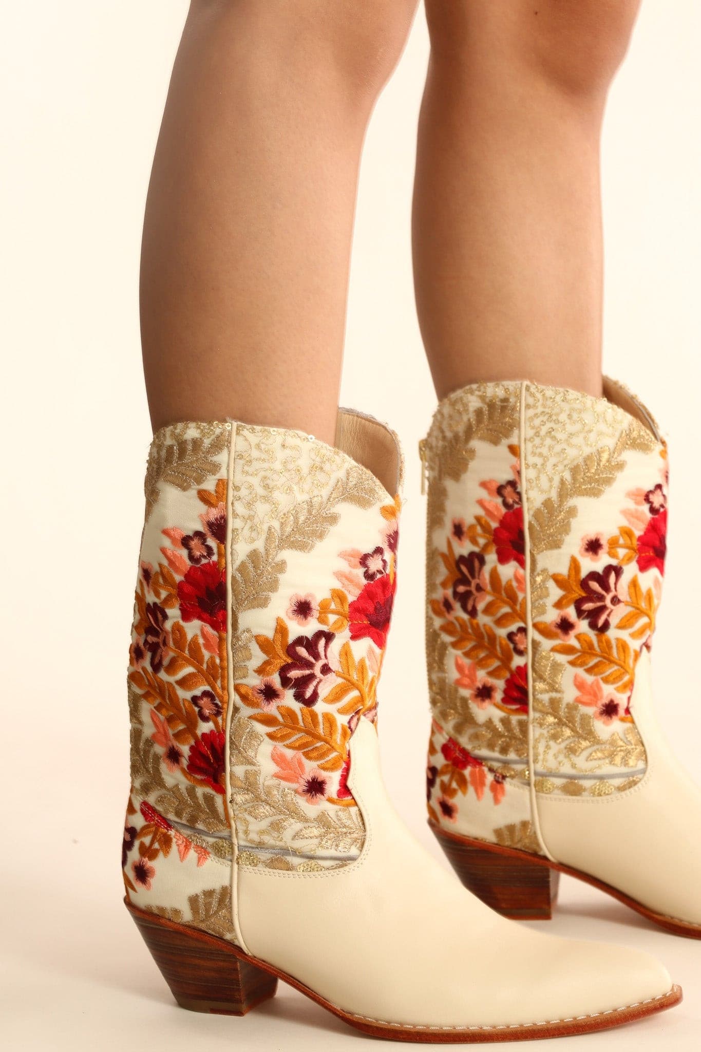 EMBROIDERED SILK WESTERN BOOTS ANILES - MOMO STUDIO BERLIN - Berlin Concept Store - sustainable & ethical fashion