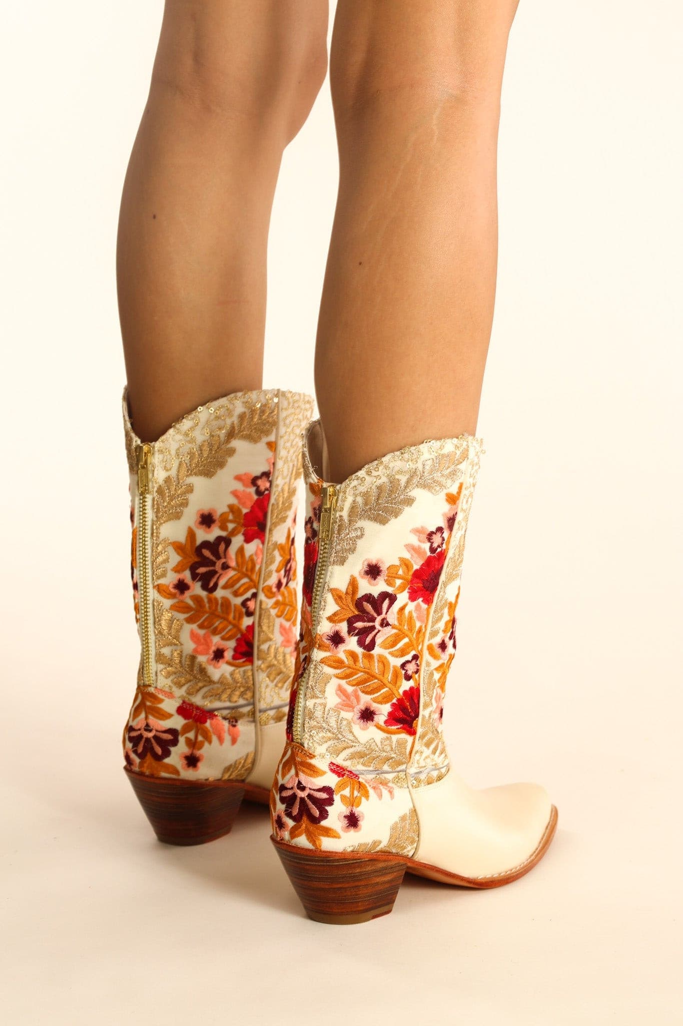 EMBROIDERED SILK WESTERN BOOTS ANILES - MOMO STUDIO BERLIN - Berlin Concept Store - sustainable & ethical fashion