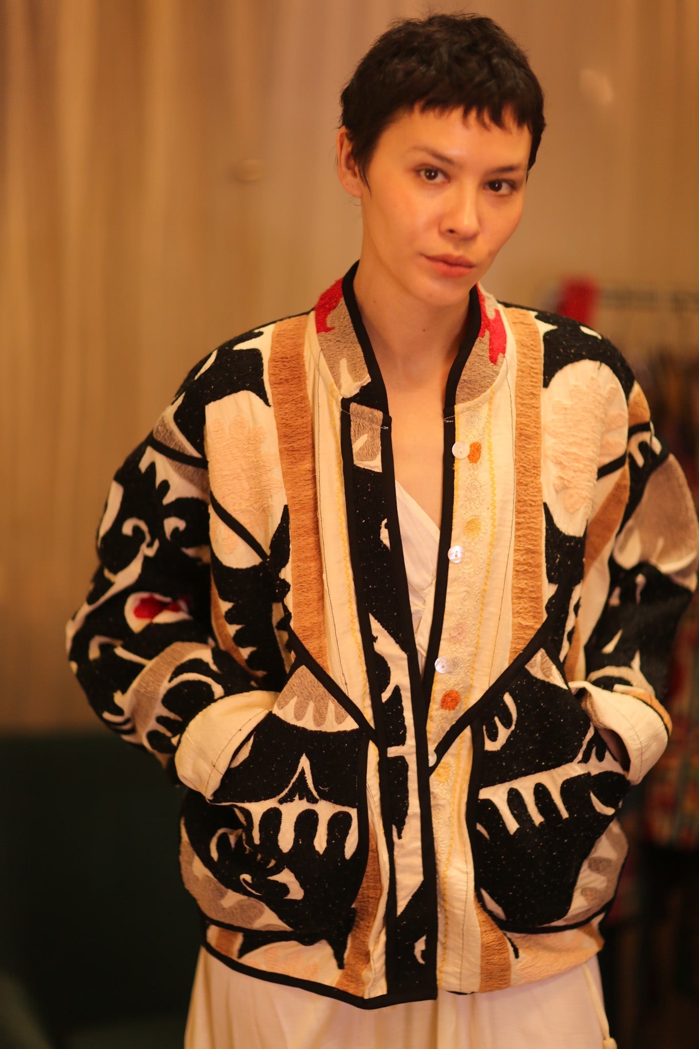 EMBROIDERED SUZANI JACKET INPARA - MOMO STUDIO BERLIN - Berlin Concept Store - sustainable & ethical fashion