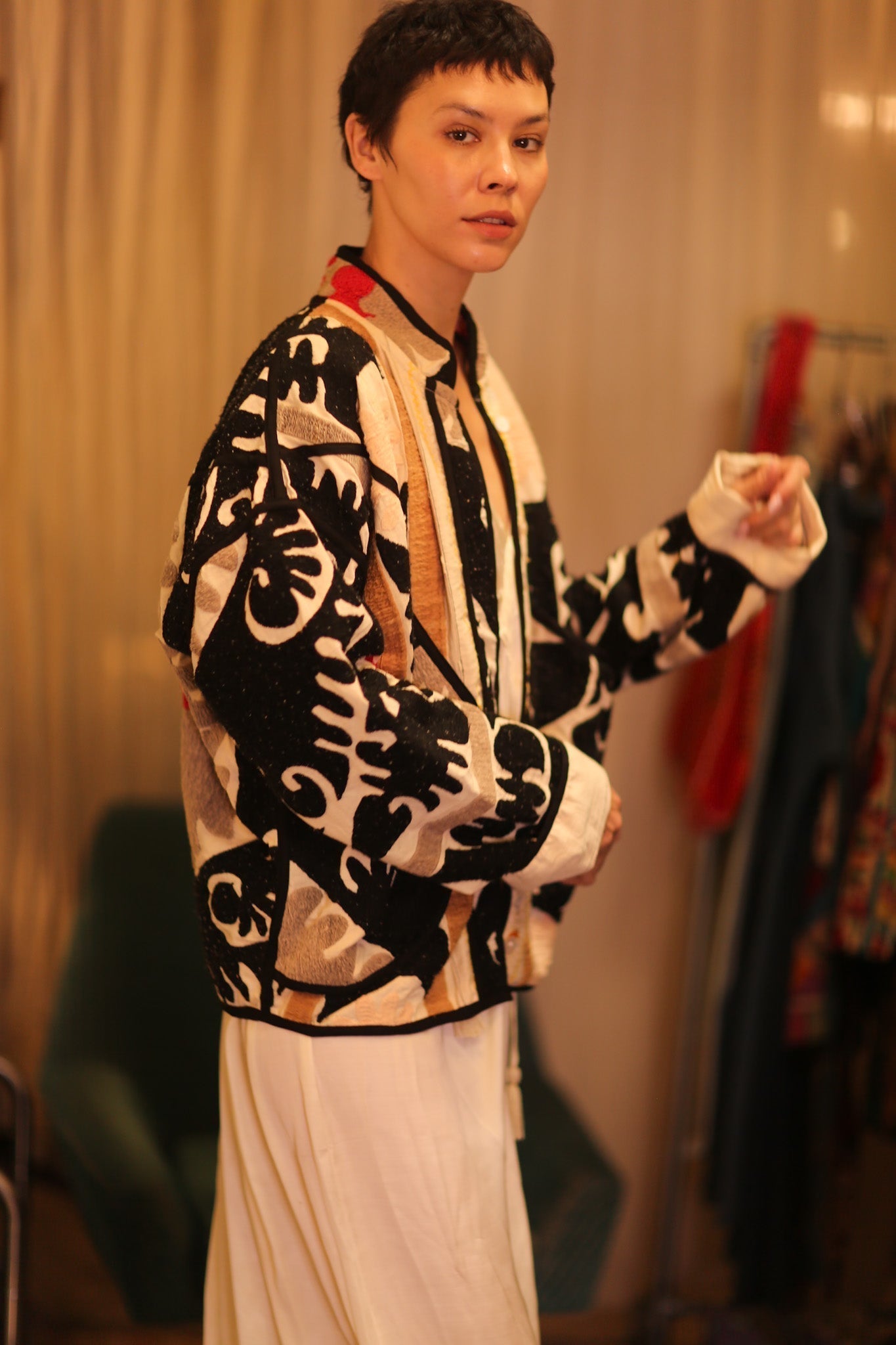 EMBROIDERED SUZANI JACKET INPARA - MOMO STUDIO BERLIN - Berlin Concept Store - sustainable & ethical fashion