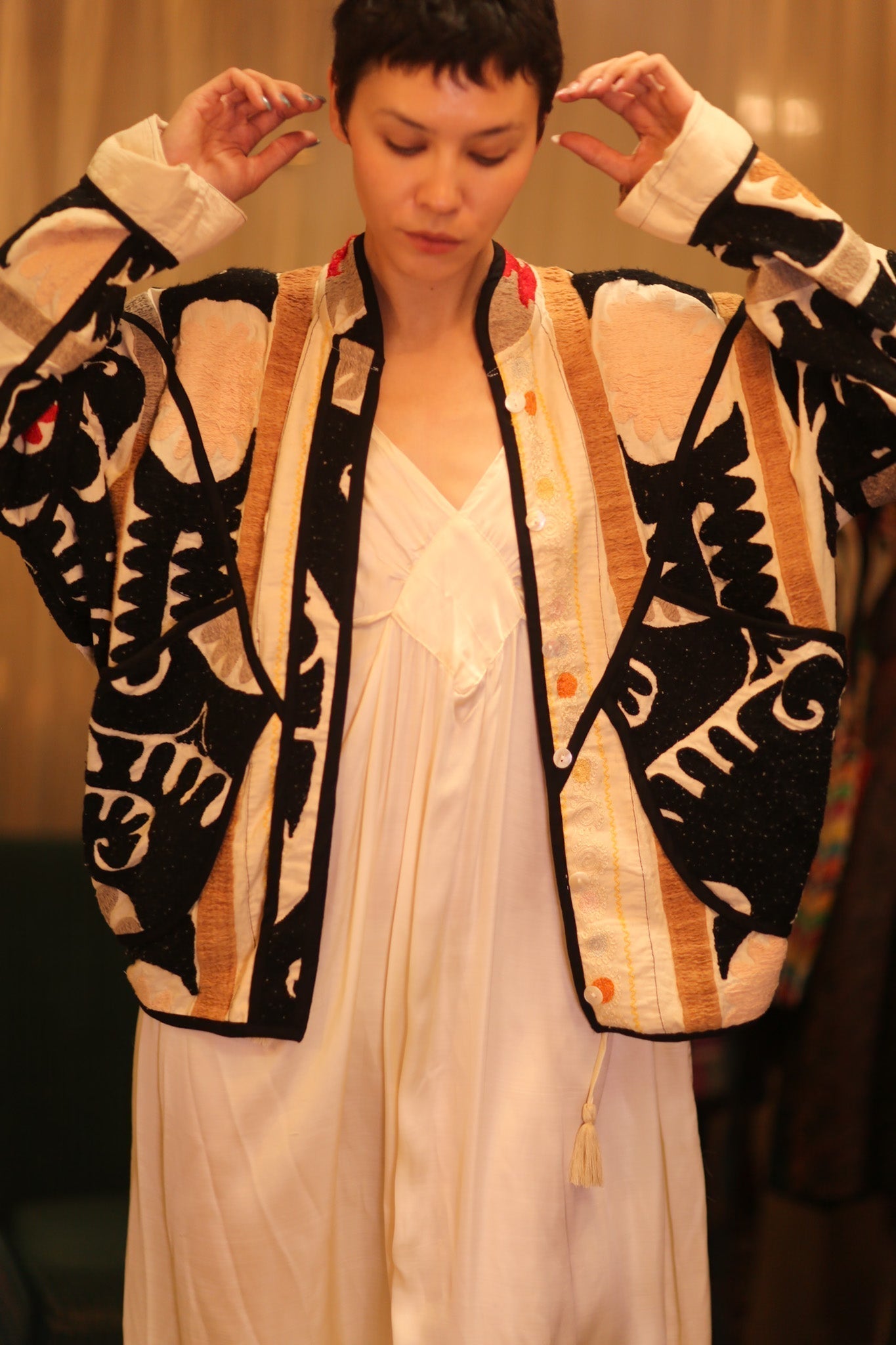 EMBROIDERED SUZANI JACKET INPARA - MOMO STUDIO BERLIN - Berlin Concept Store - sustainable & ethical fashion