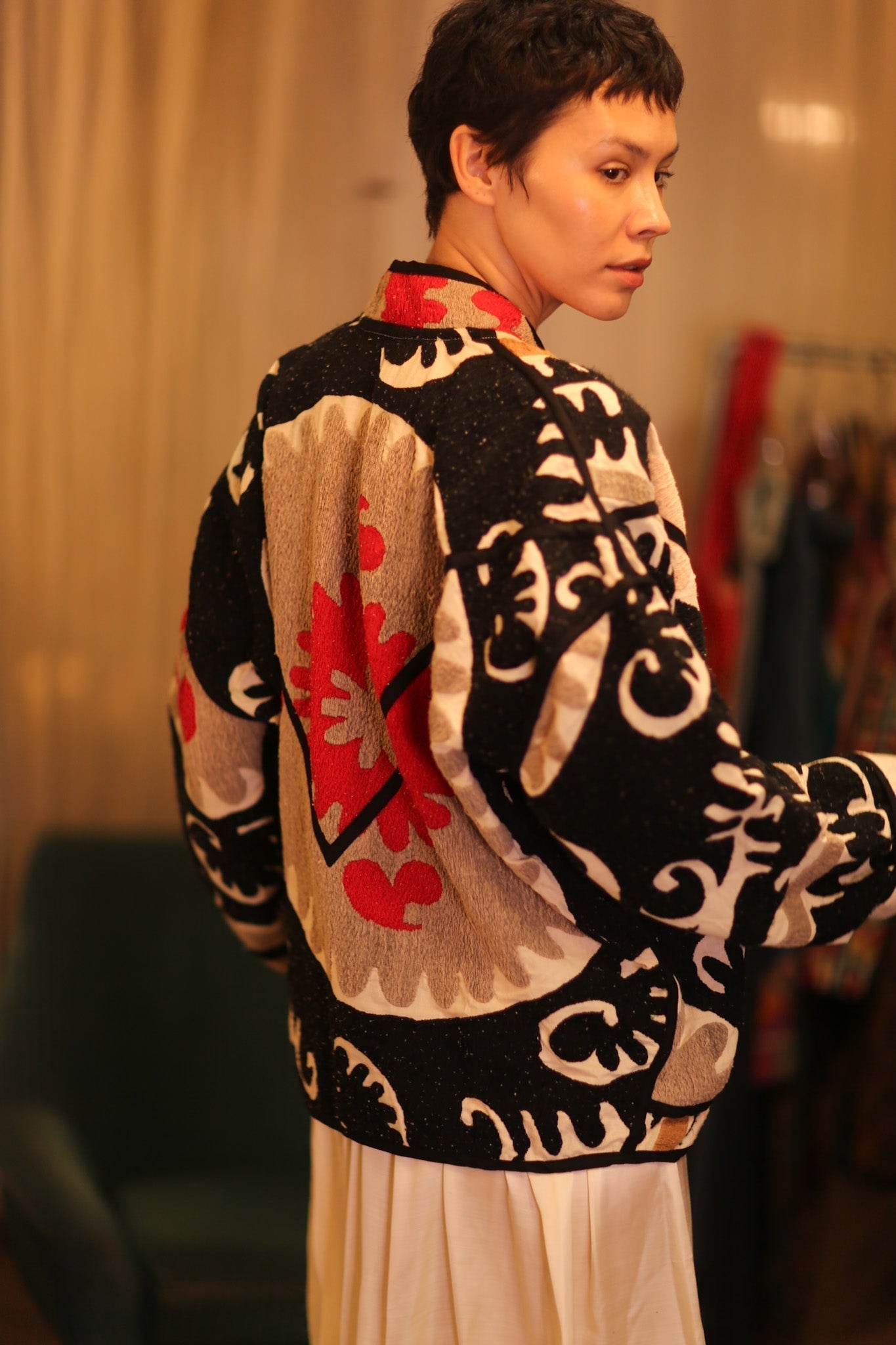 EMBROIDERED SUZANI JACKET INPARA - MOMO STUDIO BERLIN - Berlin Concept Store - sustainable & ethical fashion