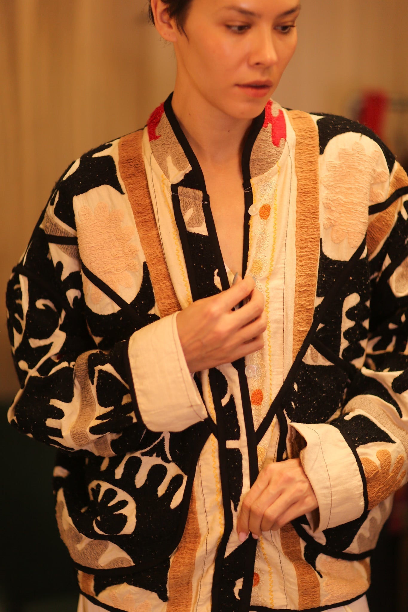 EMBROIDERED SUZANI JACKET INPARA - MOMO STUDIO BERLIN - Berlin Concept Store - sustainable & ethical fashion