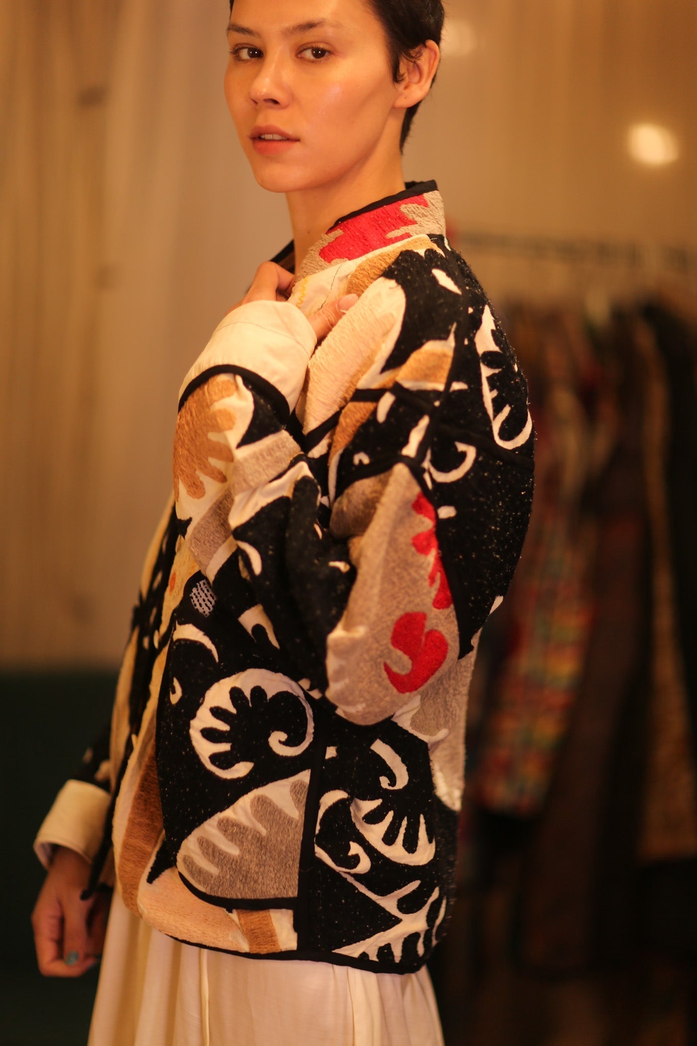 EMBROIDERED SUZANI JACKET INPARA - MOMO STUDIO BERLIN - Berlin Concept Store - sustainable & ethical fashion