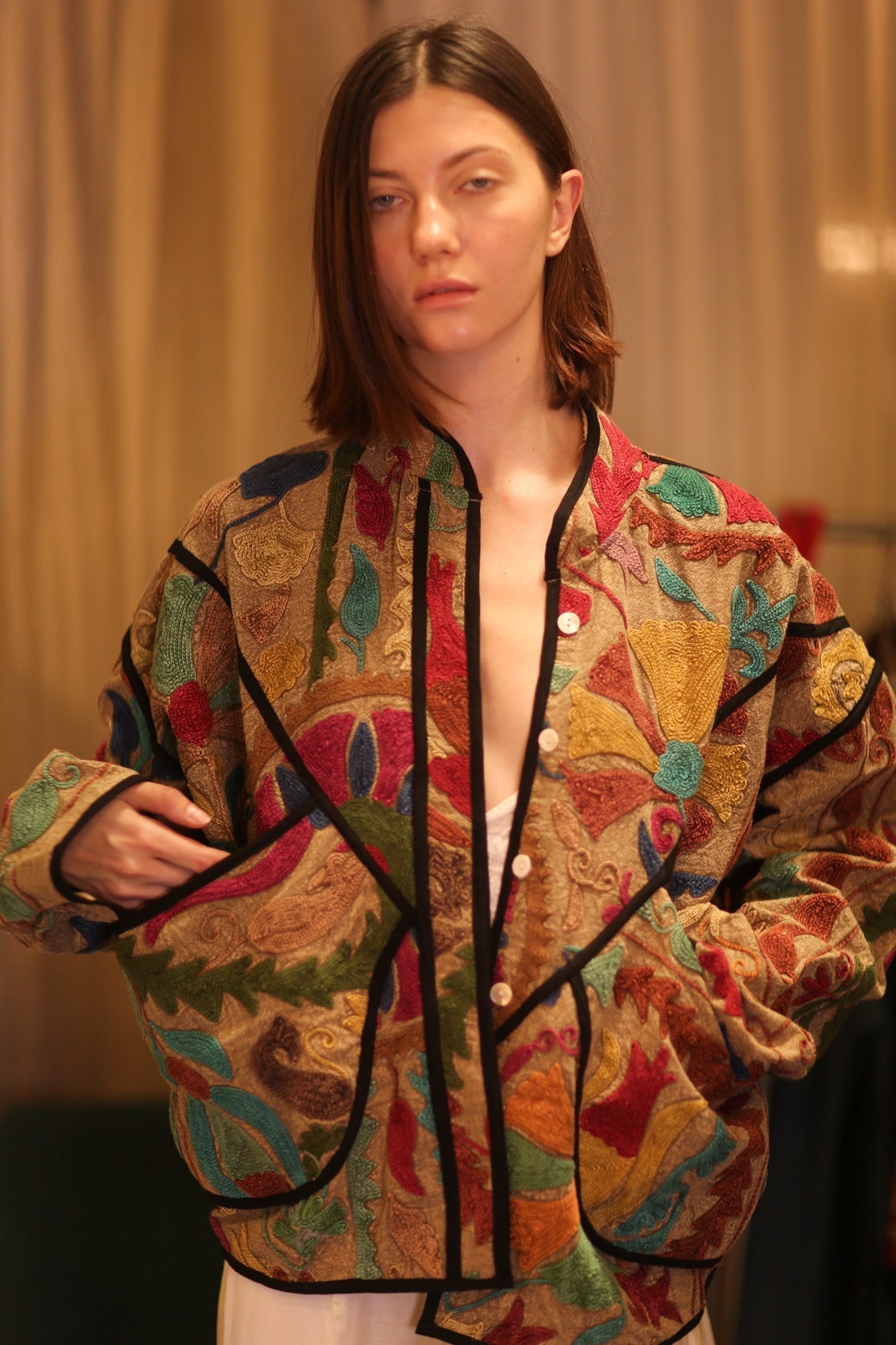EMBROIDERED SUZANI JACKET WAYNE - MOMO STUDIO BERLIN - Berlin Concept Store - sustainable & ethical fashion