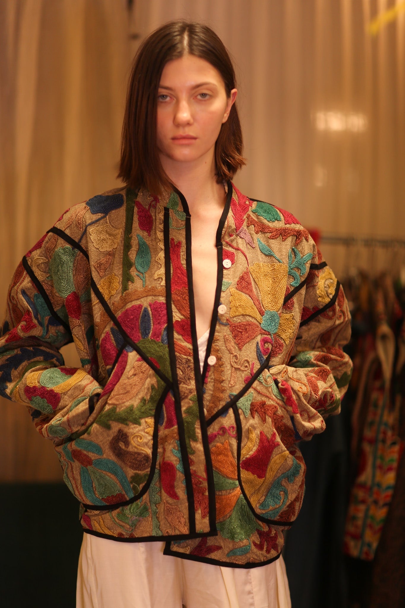 EMBROIDERED SUZANI JACKET WAYNE - MOMO STUDIO BERLIN - Berlin Concept Store - sustainable & ethical fashion