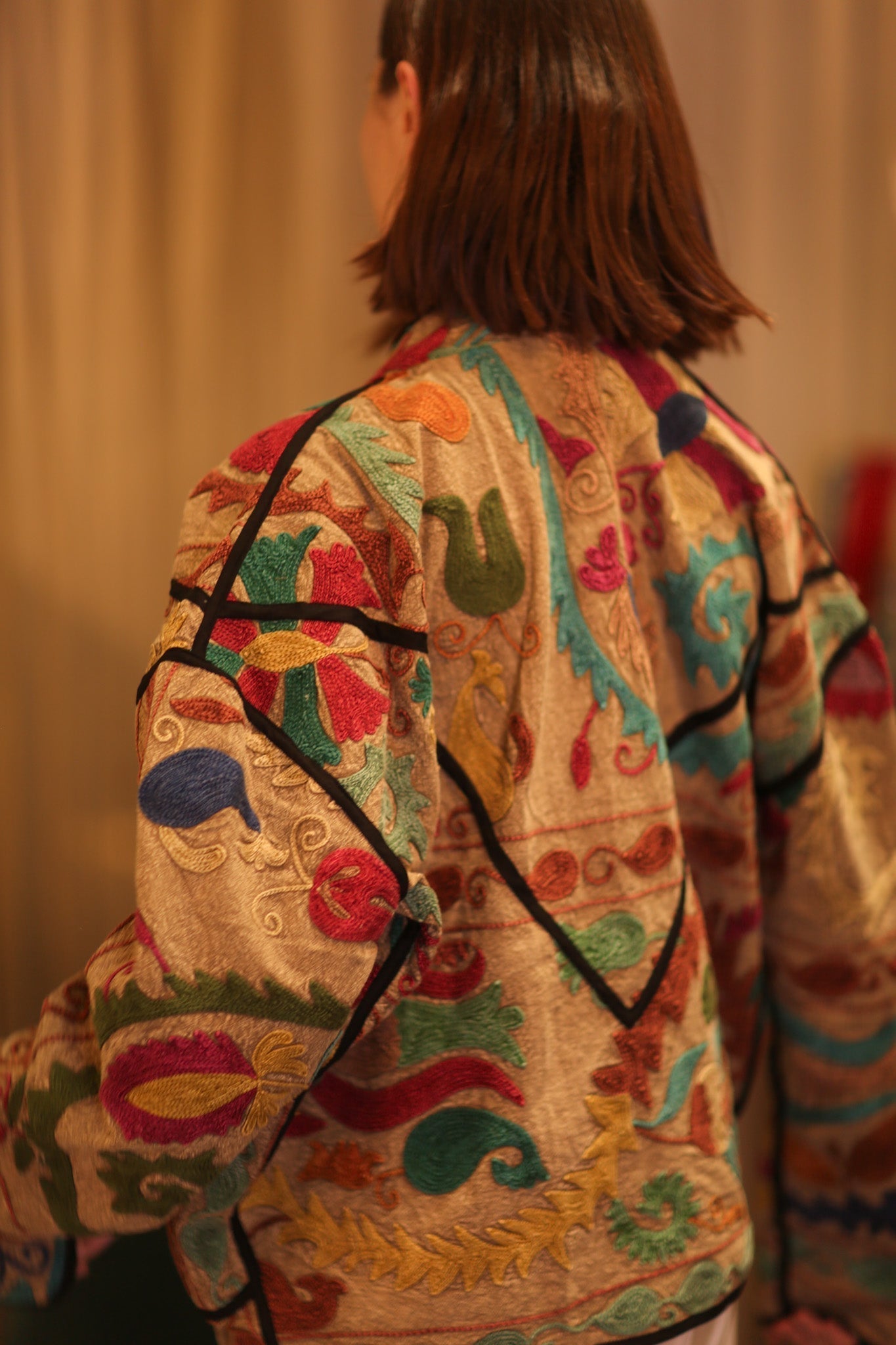 EMBROIDERED SUZANI JACKET WAYNE - MOMO STUDIO BERLIN - Berlin Concept Store - sustainable & ethical fashion