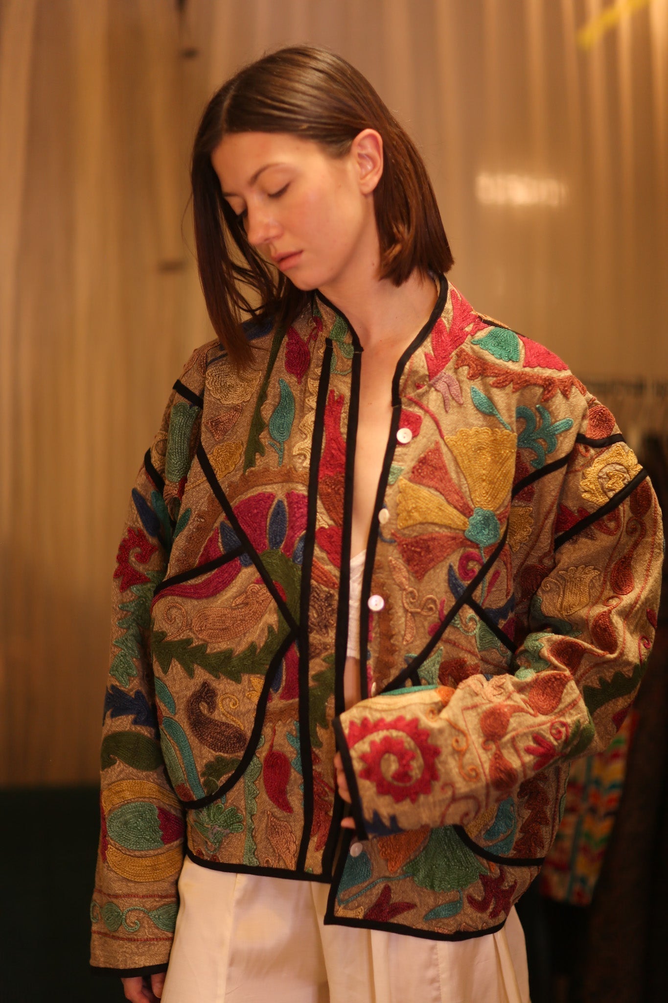 EMBROIDERED SUZANI JACKET WAYNE - MOMO STUDIO BERLIN - Berlin Concept Store - sustainable & ethical fashion
