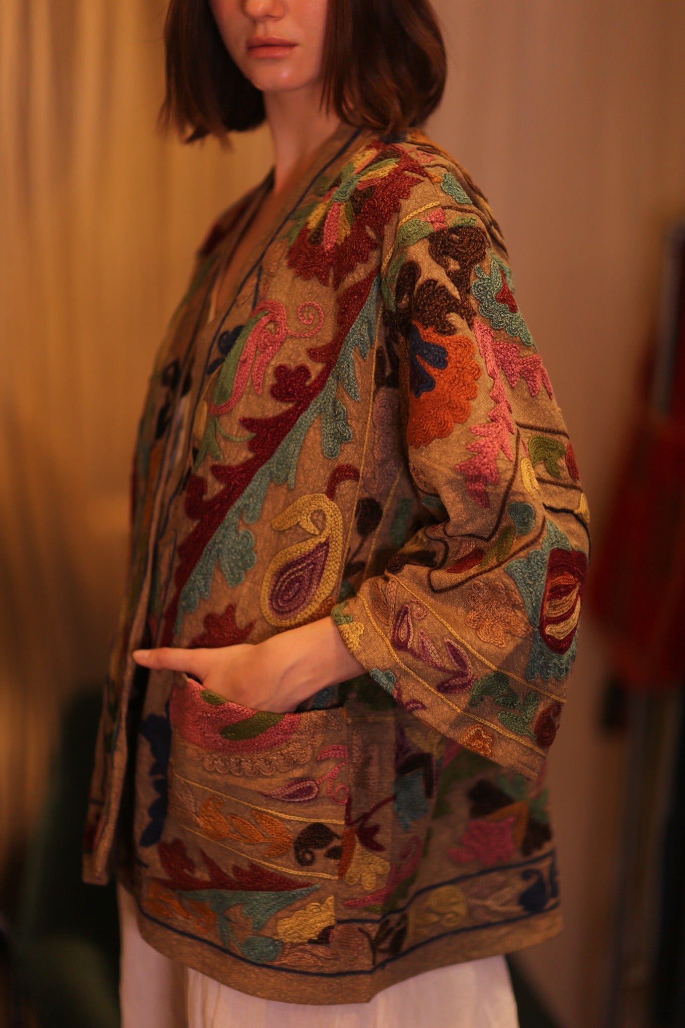 EMBROIDERED SUZANI SHORT KIMONO MONTY JAGU - MOMO STUDIO BERLIN - Berlin Concept Store - sustainable & ethical fashion