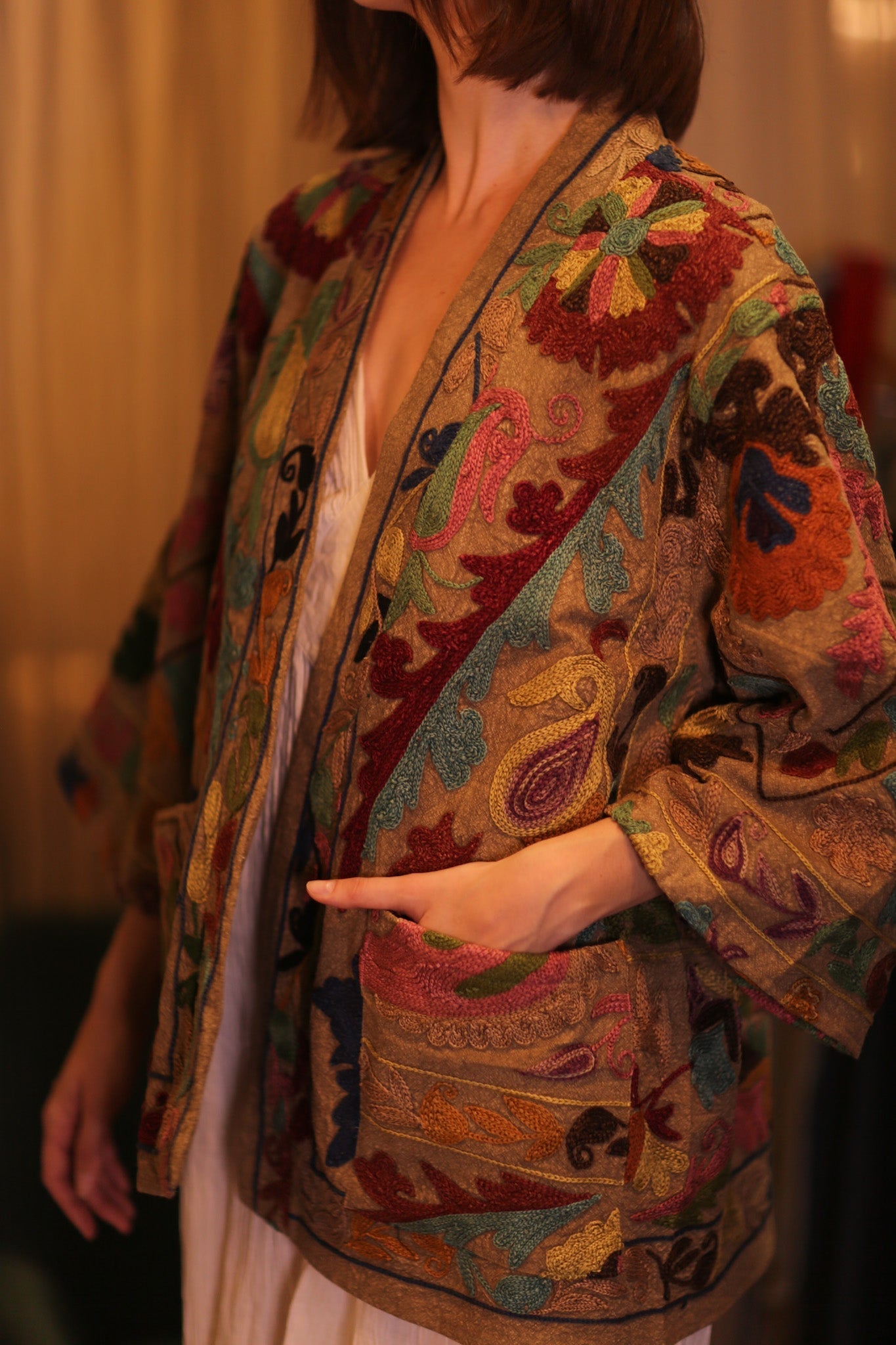 EMBROIDERED SUZANI SHORT KIMONO MONTY JAGU - MOMO STUDIO BERLIN - Berlin Concept Store - sustainable & ethical fashion
