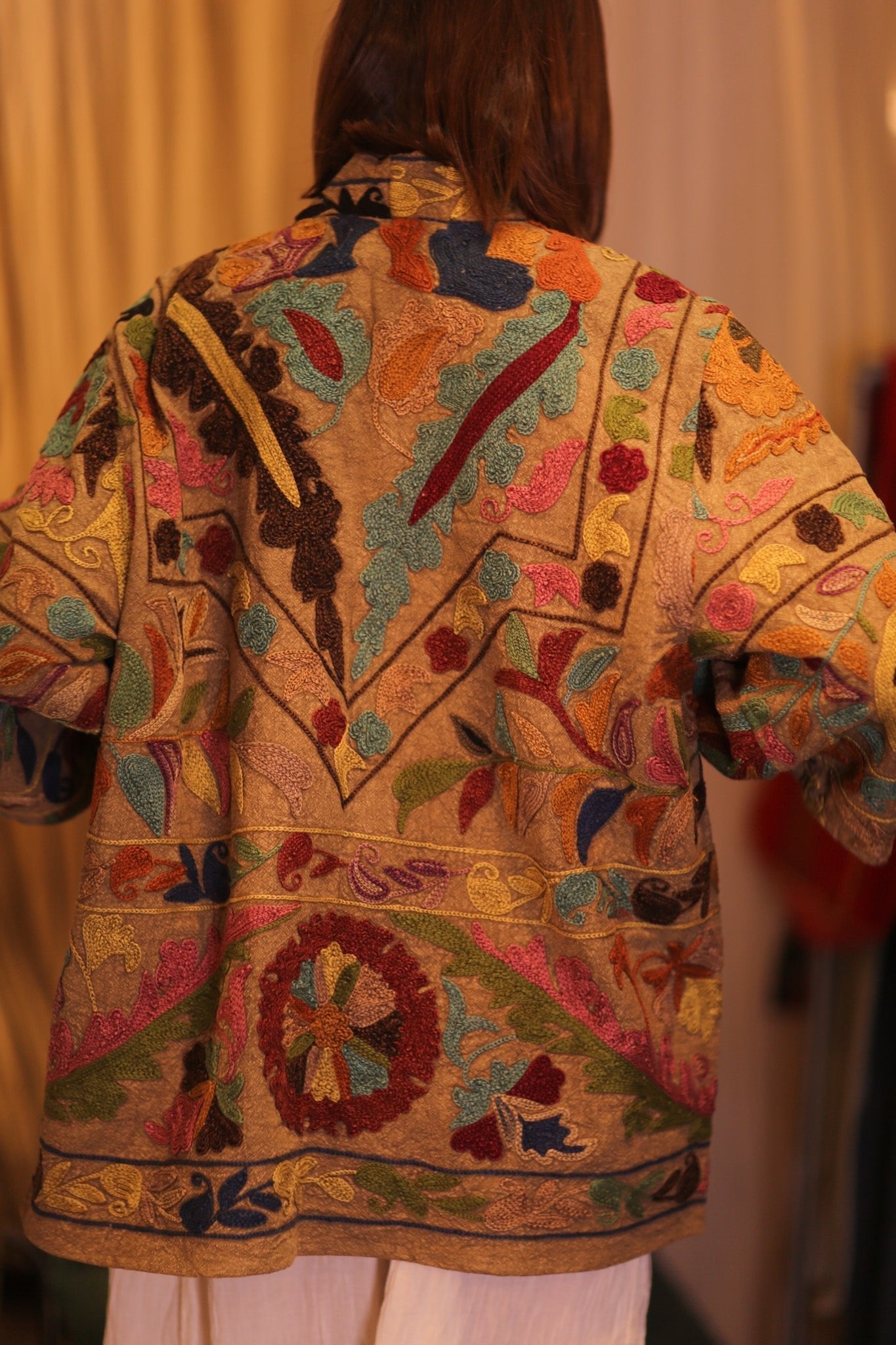 EMBROIDERED SUZANI SHORT KIMONO MONTY JAGU - MOMO STUDIO BERLIN - Berlin Concept Store - sustainable & ethical fashion