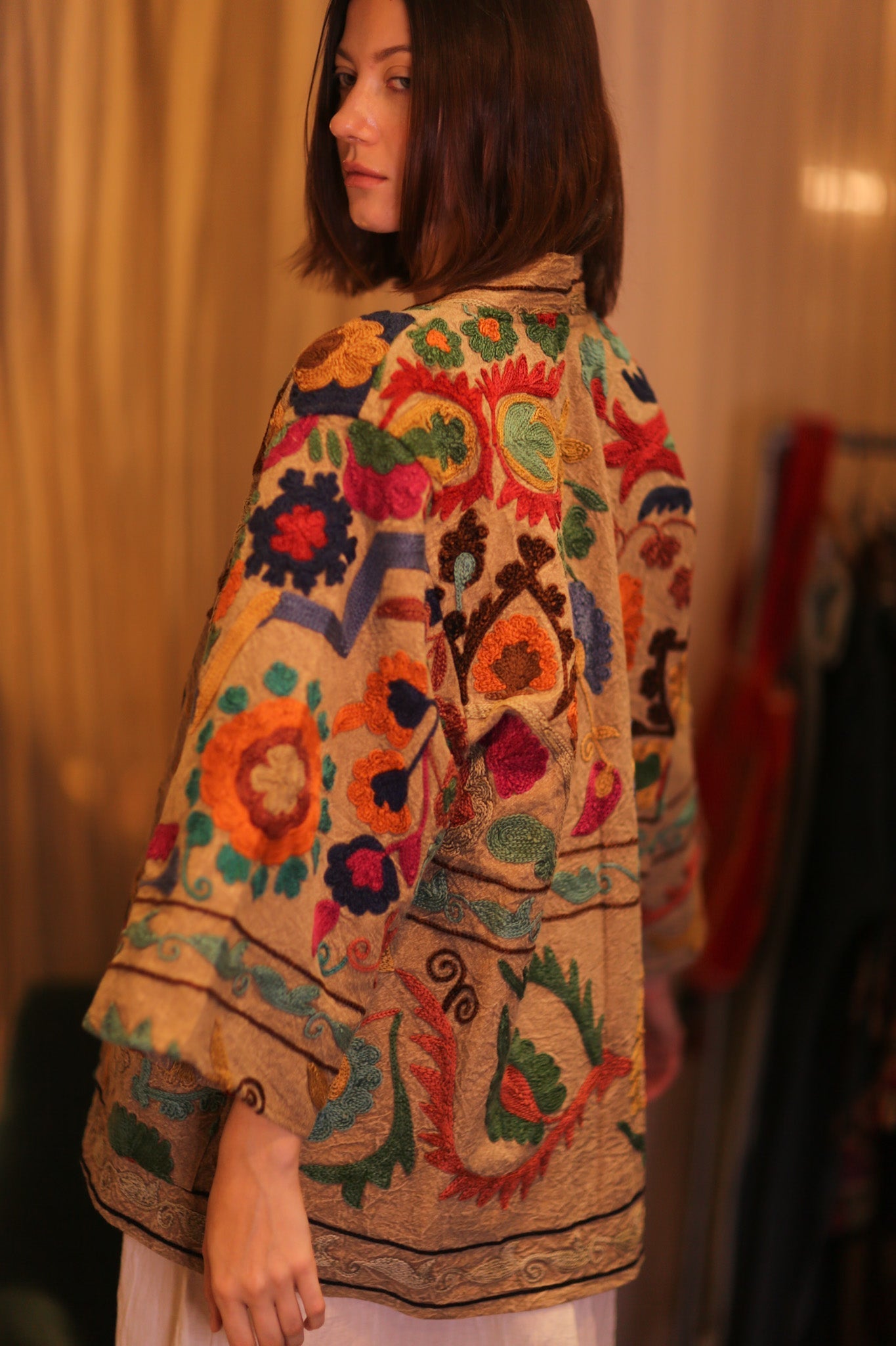 EMBROIDERED SUZANI SHORT KIMONO MONTY JING - MOMO STUDIO BERLIN - Berlin Concept Store - sustainable & ethical fashion