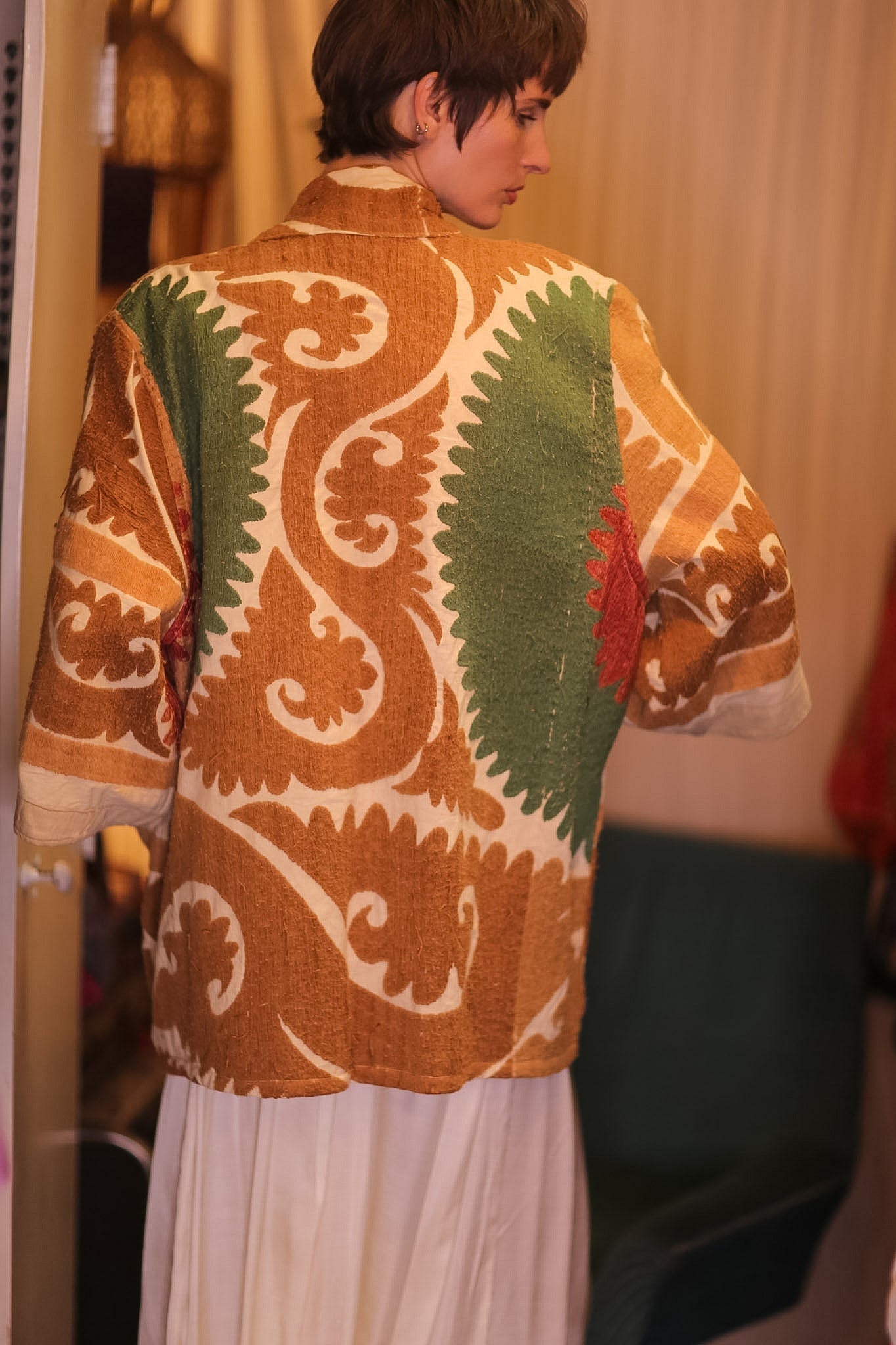 EMBROIDERED SUZANI SHORT KIMONO SPRING - MOMO STUDIO BERLIN - Berlin Concept Store - sustainable & ethical fashion