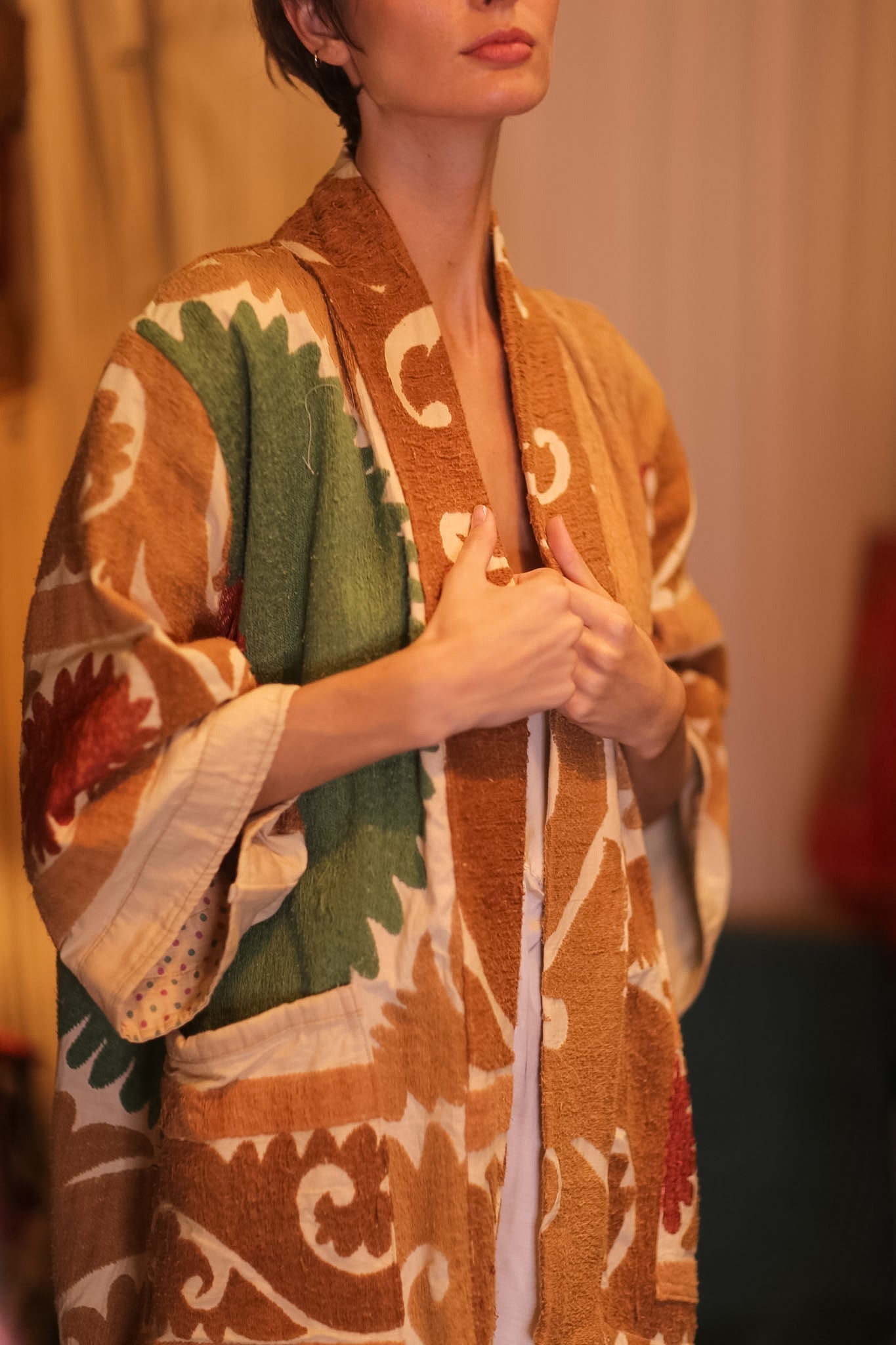 EMBROIDERED SUZANI SHORT KIMONO SPRING - MOMO STUDIO BERLIN - Berlin Concept Store - sustainable & ethical fashion