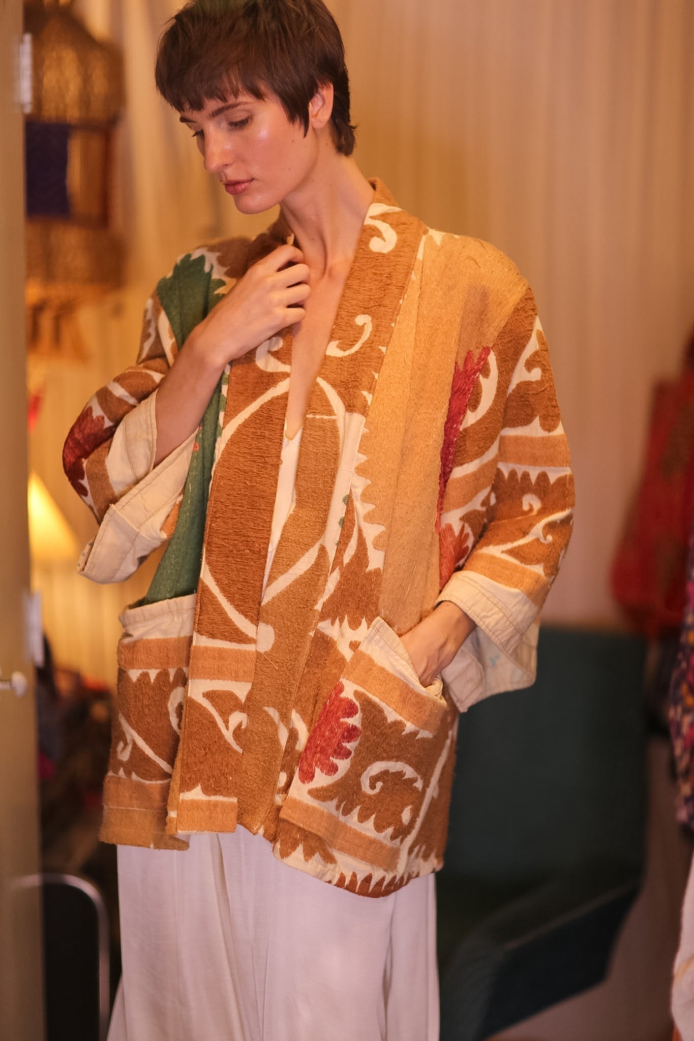 EMBROIDERED SUZANI SHORT KIMONO SPRING - MOMO STUDIO BERLIN - Berlin Concept Store - sustainable & ethical fashion