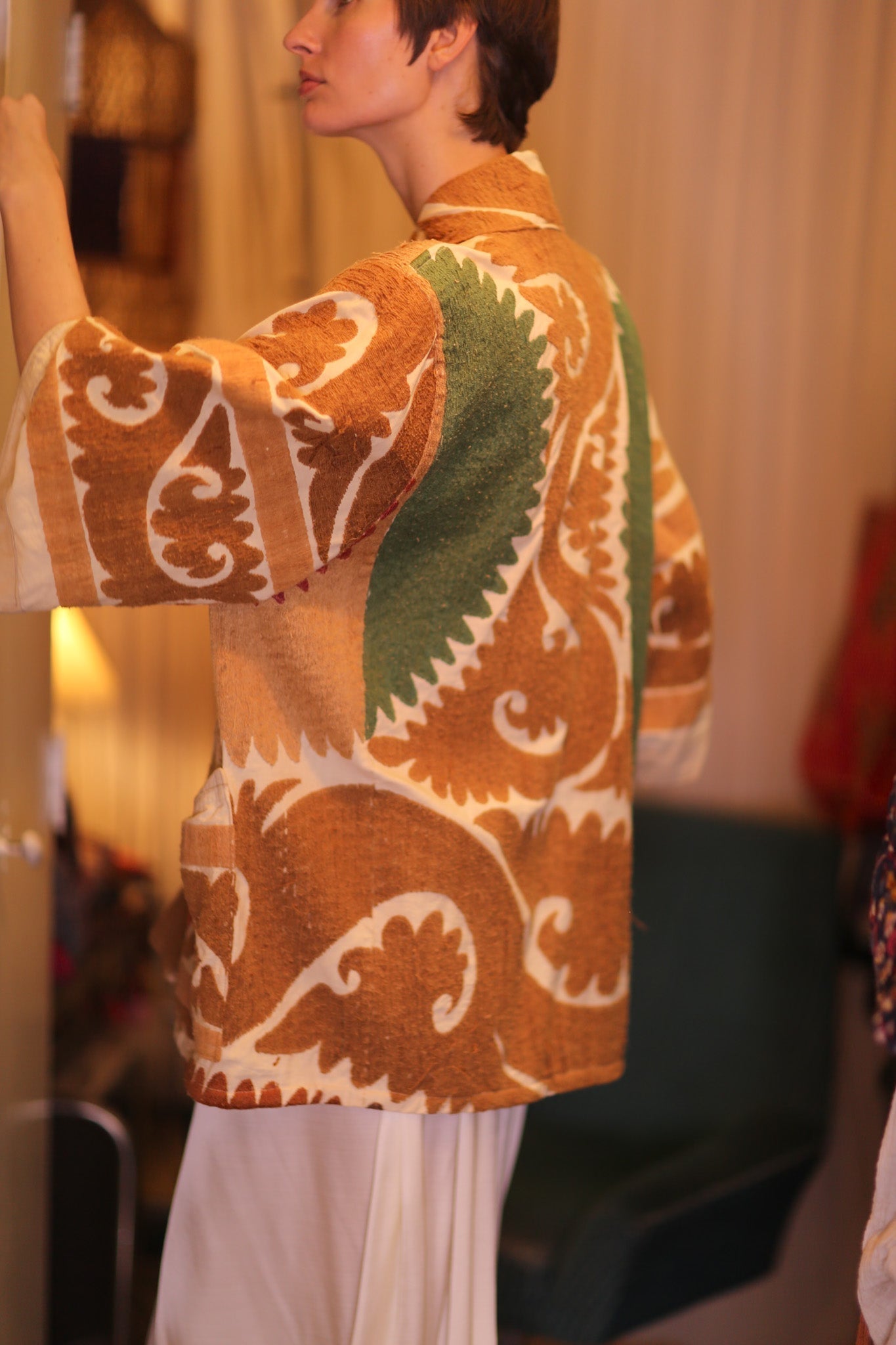 EMBROIDERED SUZANI SHORT KIMONO SPRING - MOMO STUDIO BERLIN - Berlin Concept Store - sustainable & ethical fashion