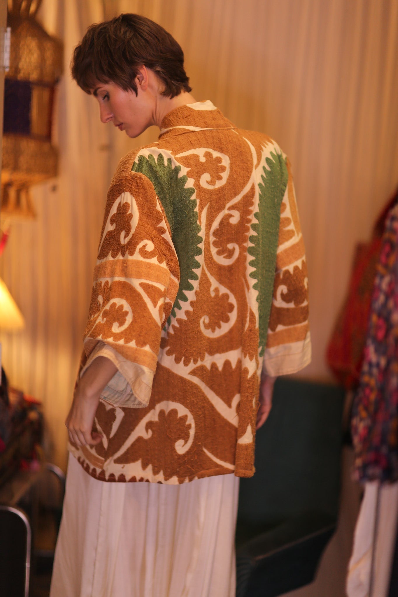 EMBROIDERED SUZANI SHORT KIMONO SPRING - MOMO STUDIO BERLIN - Berlin Concept Store - sustainable & ethical fashion