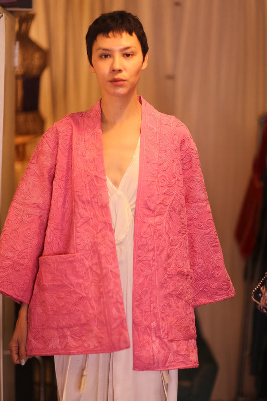EMBROIDERED SUZANI SHORT PINK KIMONO JADEU - MOMO STUDIO BERLIN - Berlin Concept Store - sustainable & ethical fashion
