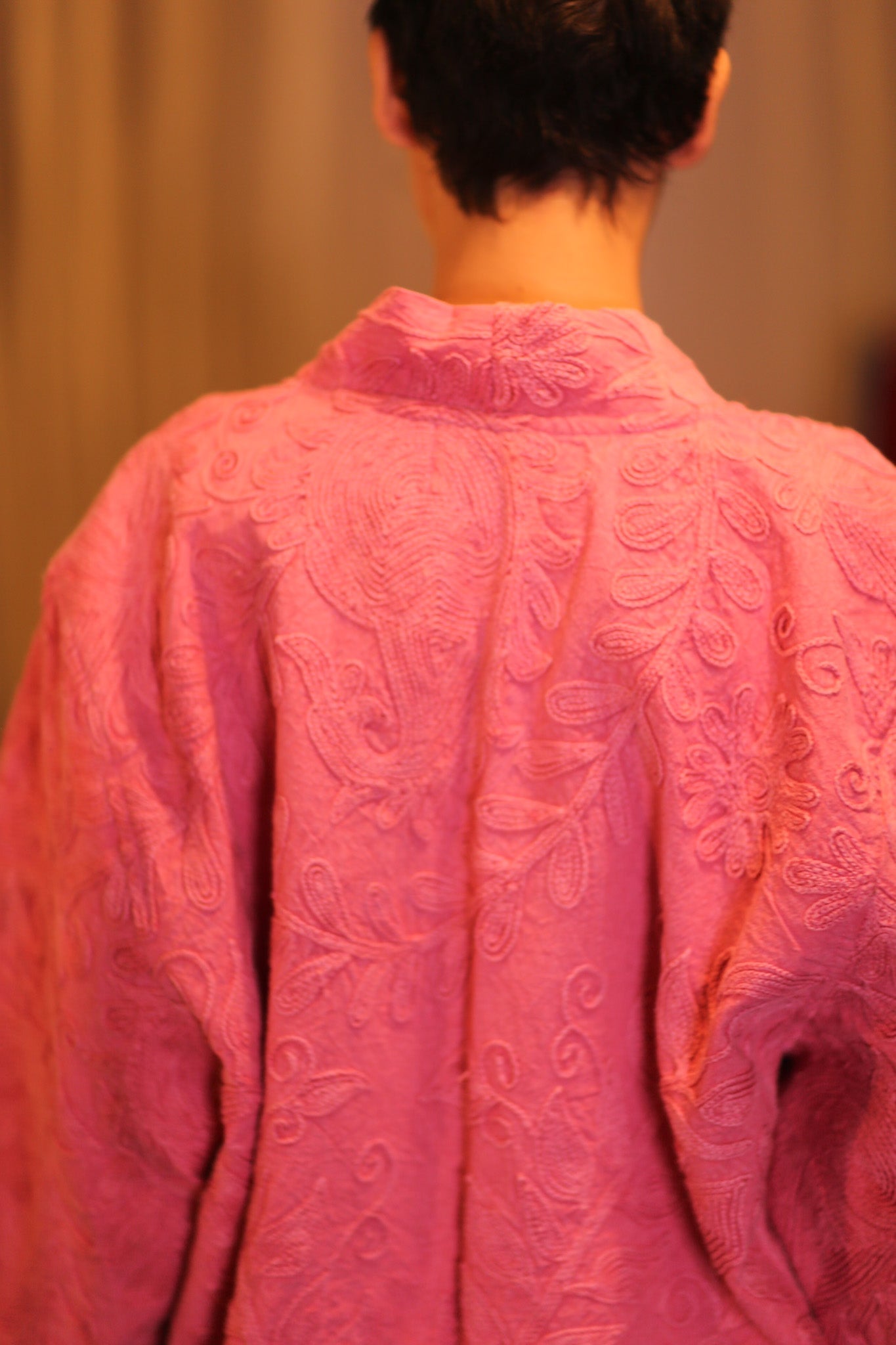 EMBROIDERED SUZANI SHORT PINK KIMONO JADEU - MOMO STUDIO BERLIN - Berlin Concept Store - sustainable & ethical fashion