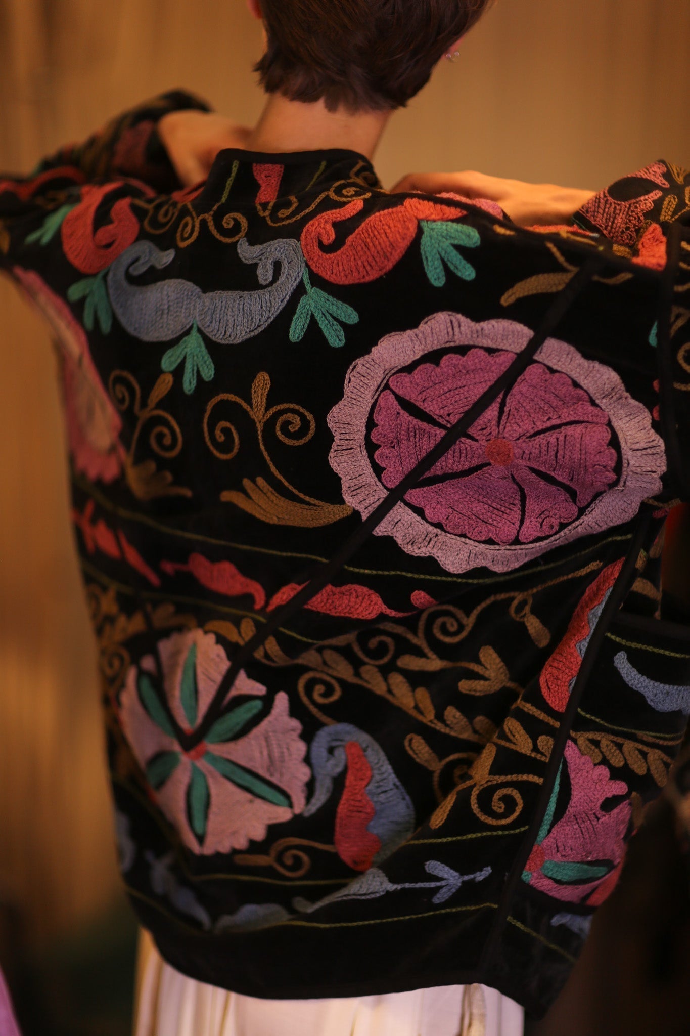 EMBROIDERED VELVET JACKET VIVID - MOMO STUDIO BERLIN - Berlin Concept Store - sustainable & ethical fashion