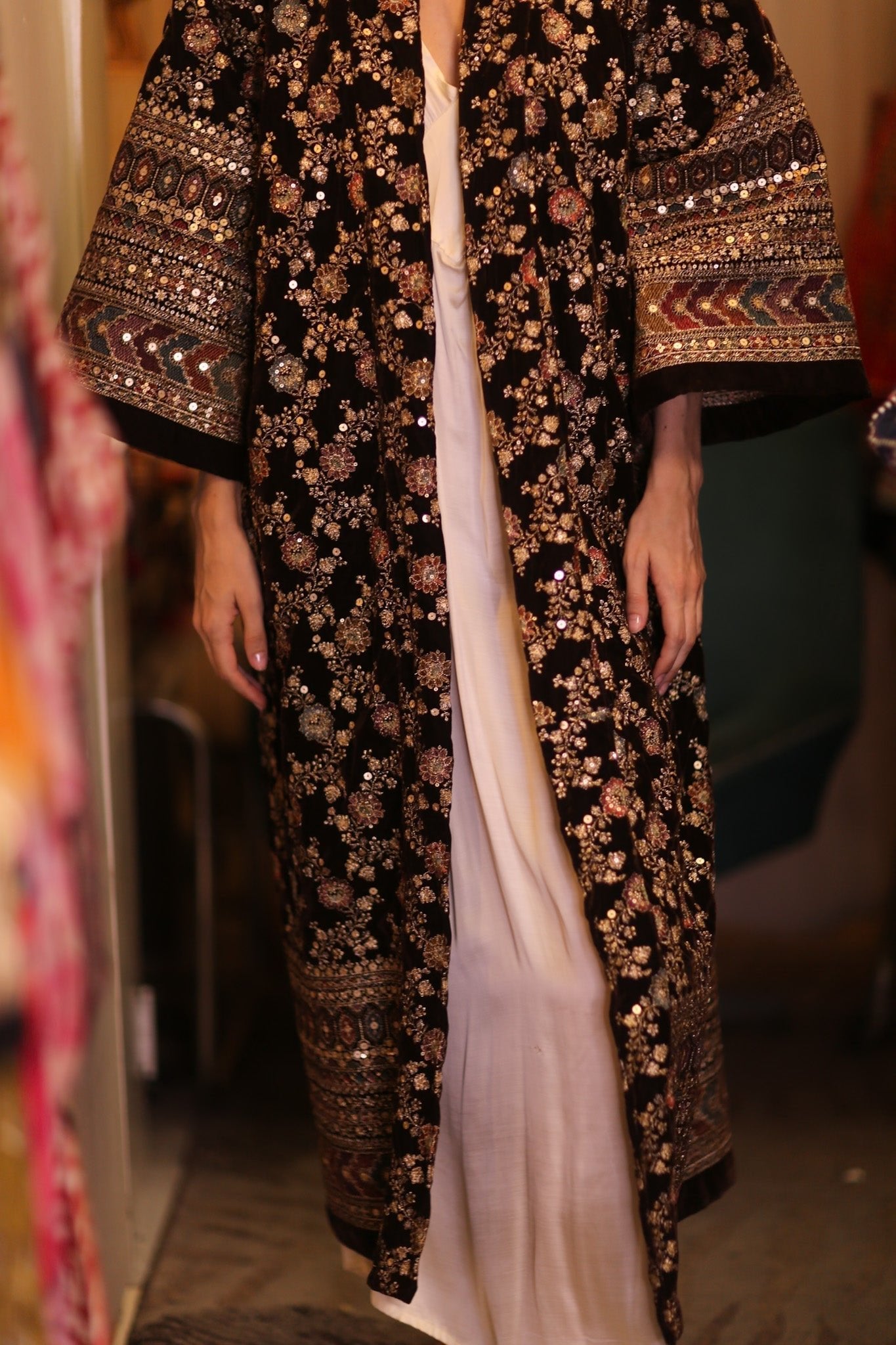 EMBROIDERED VELVET KIMONO COAT MELNU - MOMO STUDIO BERLIN - Berlin Concept Store - sustainable & ethical fashion