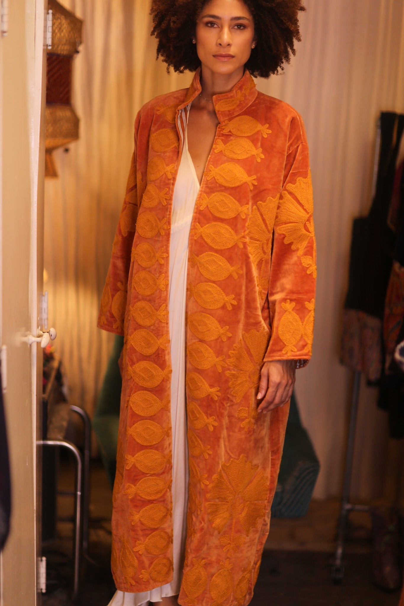 EMBROIDERED VELVET LONG COAT MISCHAL PDIN - MOMO STUDIO BERLIN - Berlin Concept Store - sustainable & ethical fashion