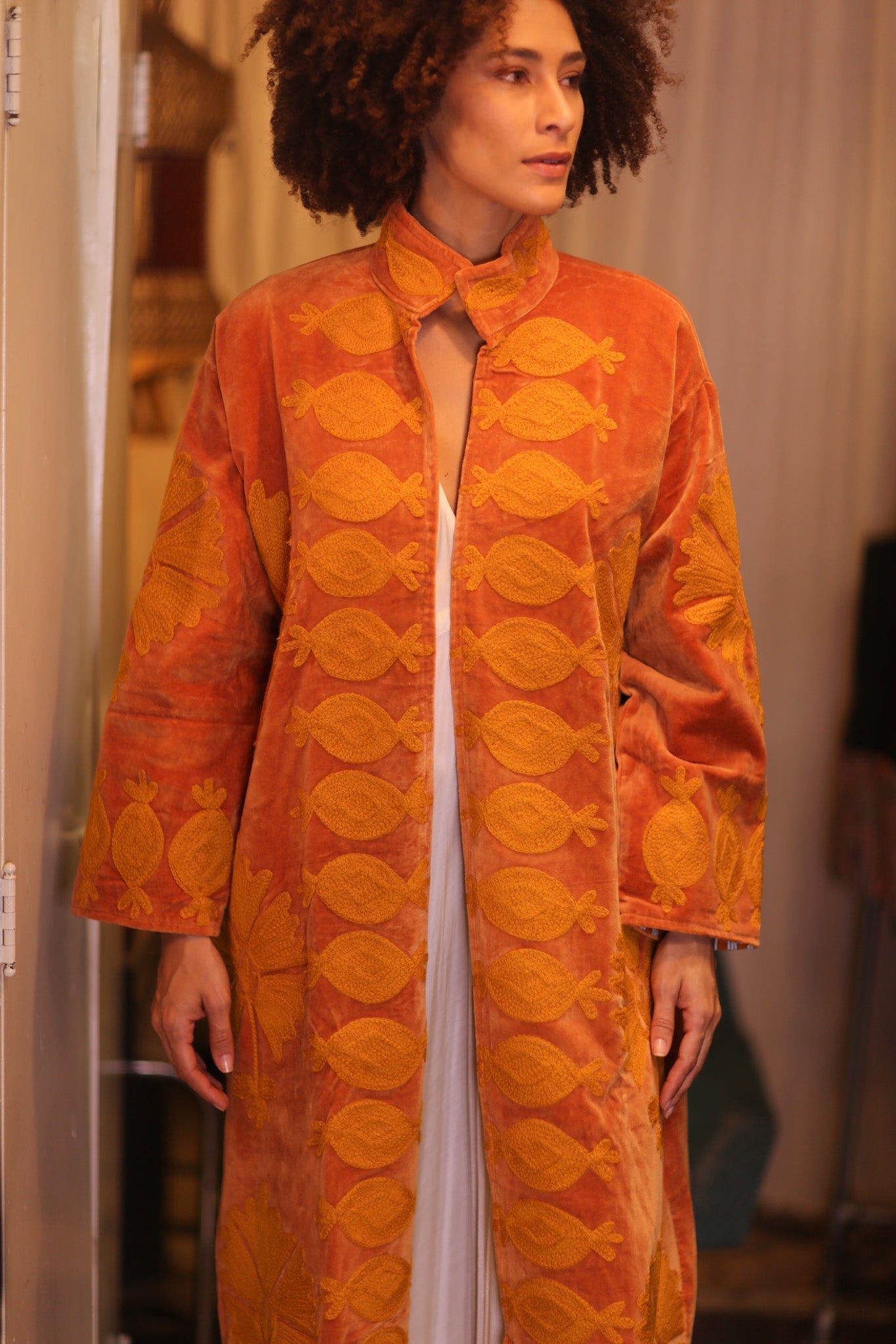 EMBROIDERED VELVET LONG COAT MISCHAL PDIN - MOMO STUDIO BERLIN - Berlin Concept Store - sustainable & ethical fashion